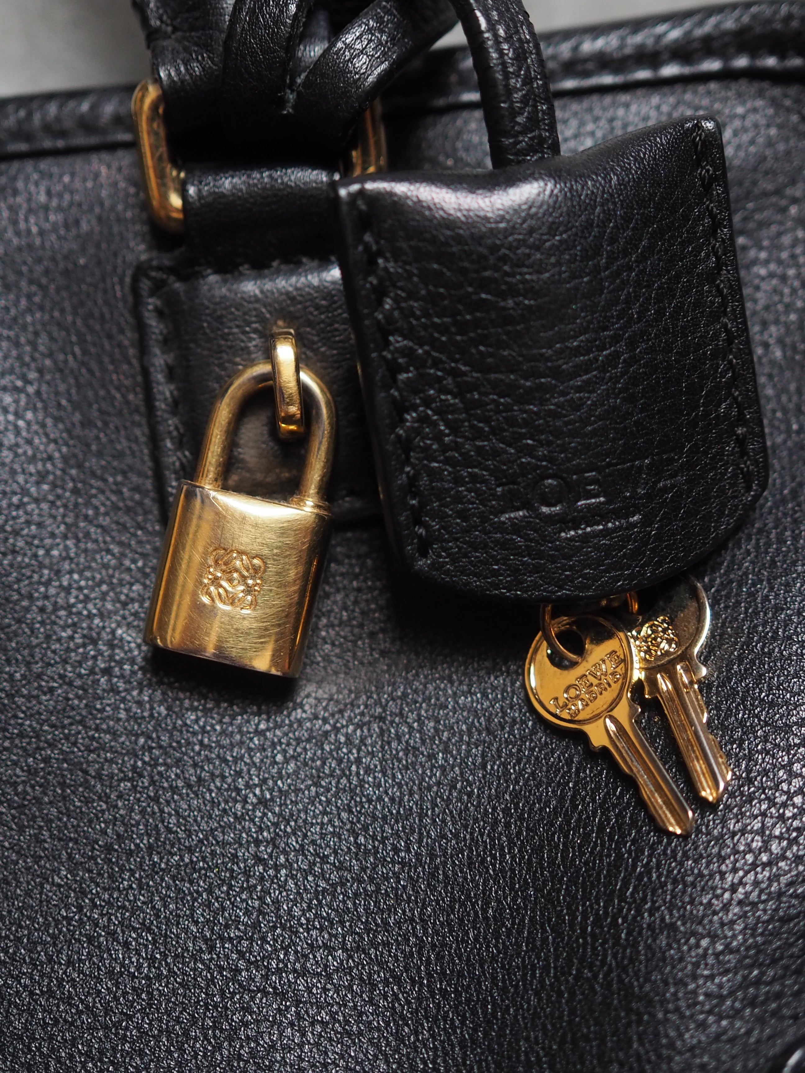 LOEWE Amazona 23 Mini Boston bag