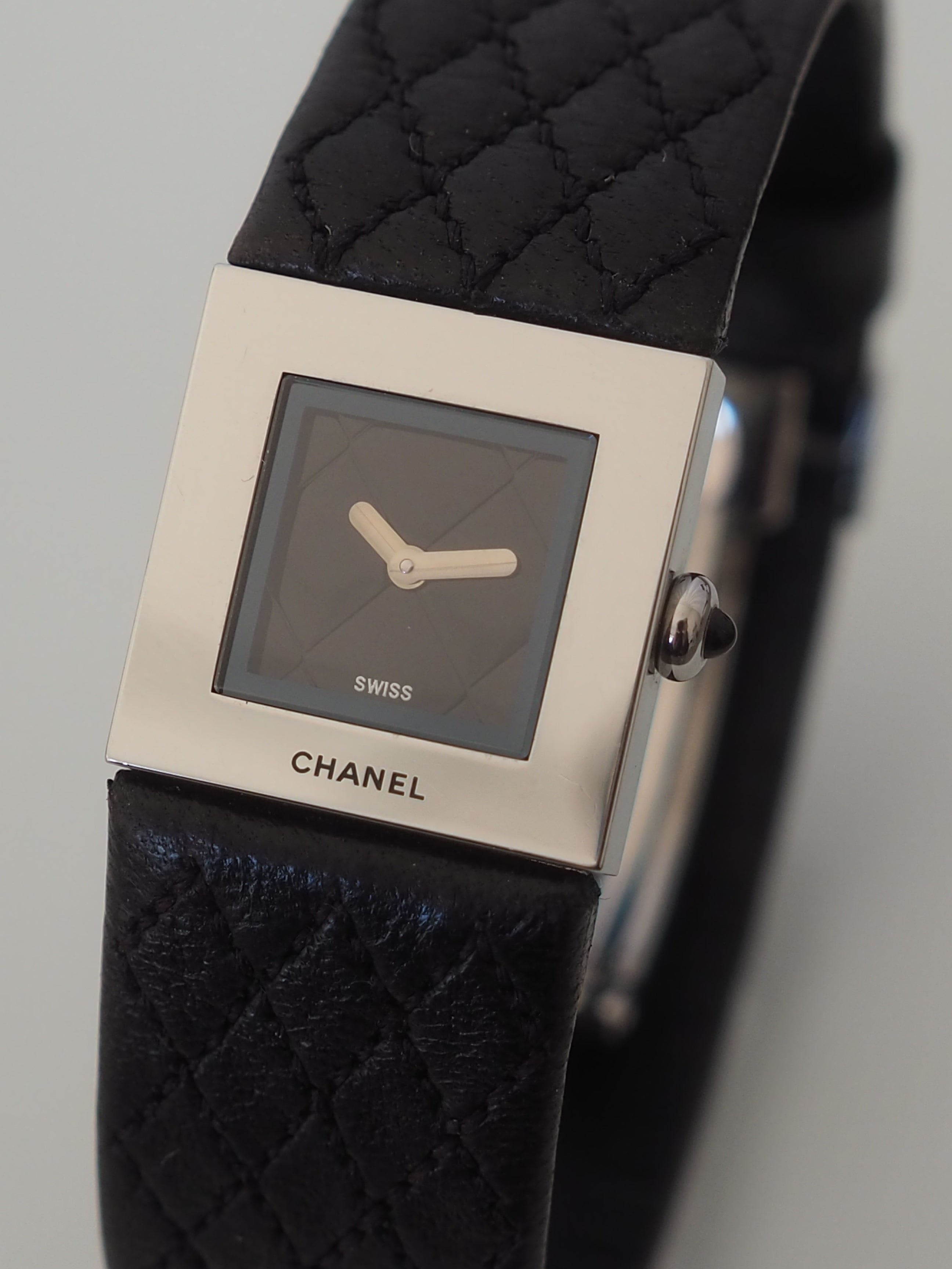 CHANEL シャネル マトラッセ ウォッチ 腕時計 シルバー ブラック