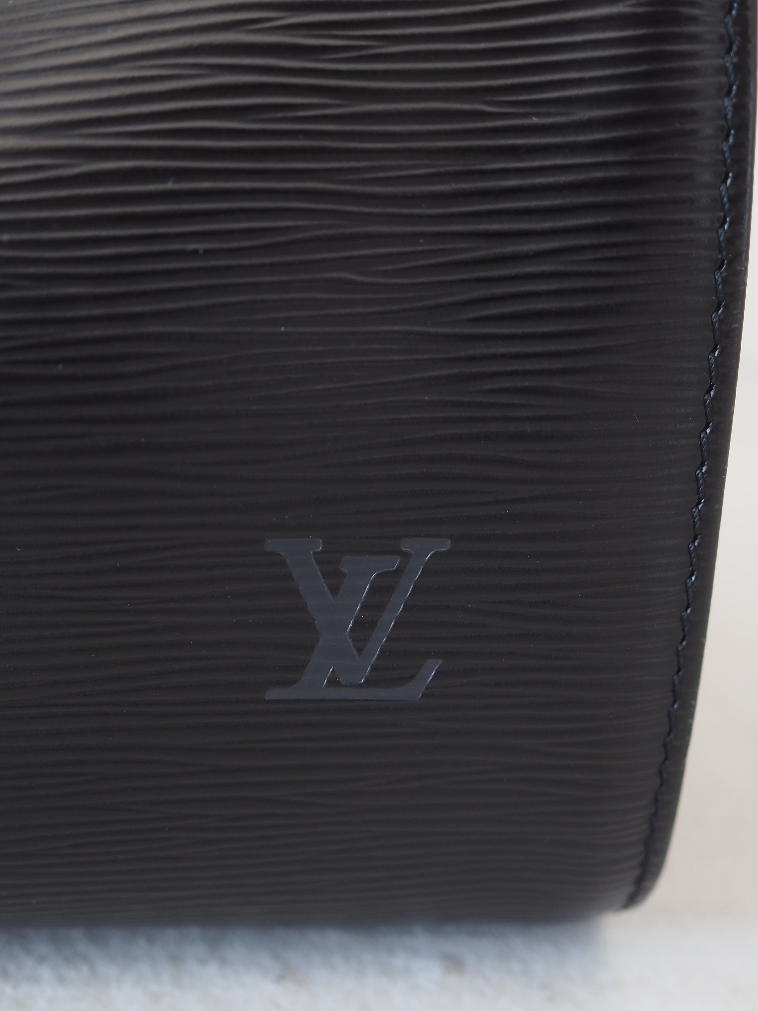 LOUIS VUITTON Speedy 25 Epi Boston Bag