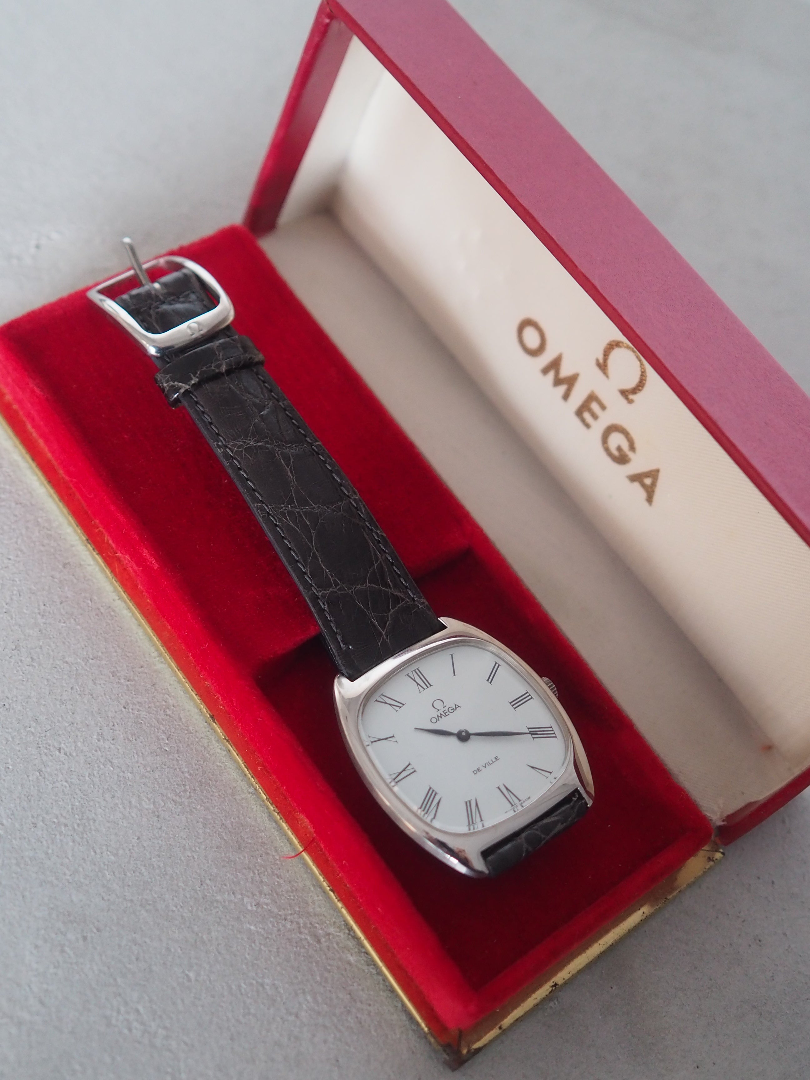 OMEGA DE VILLE Roman watch