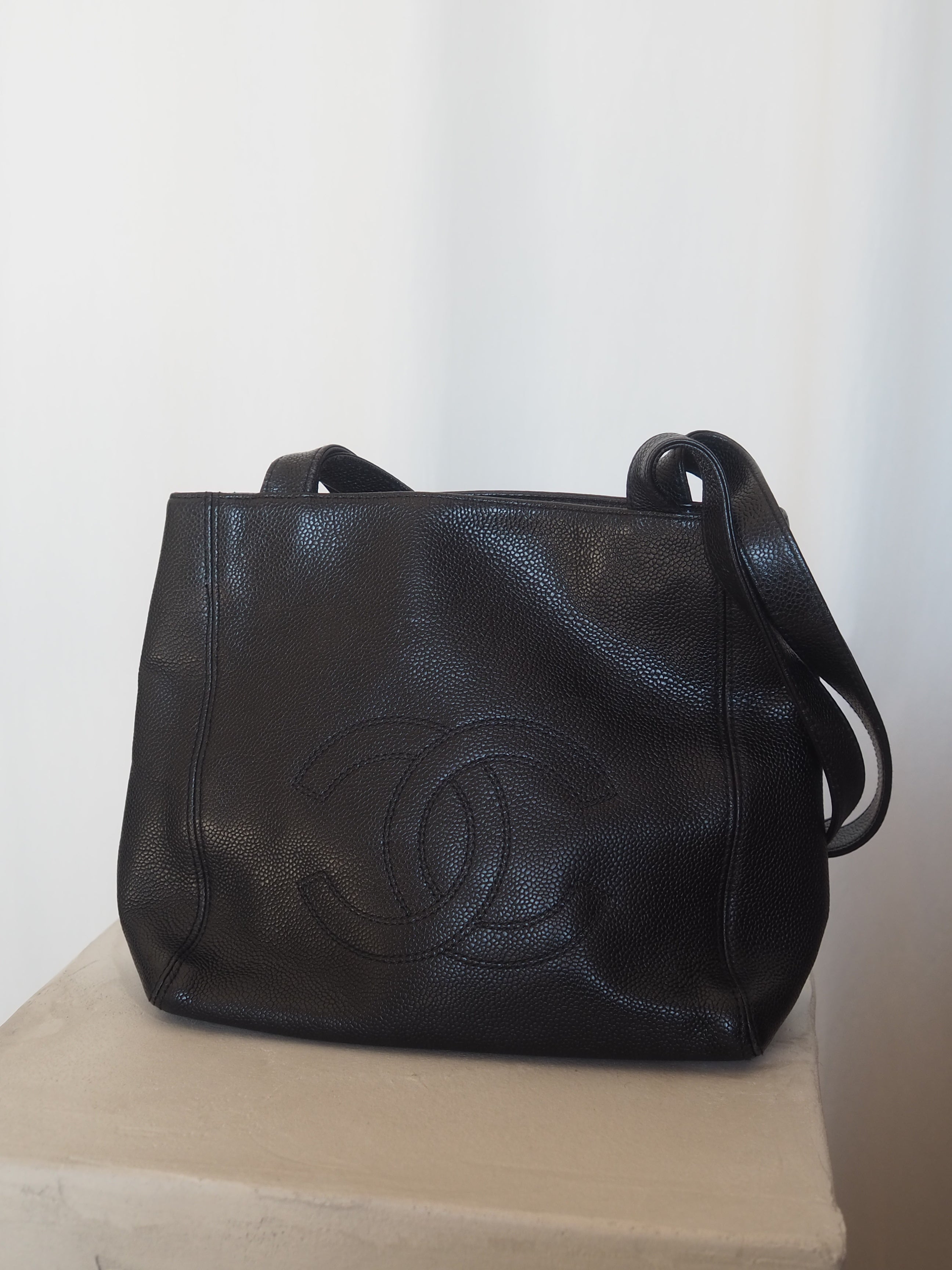 CHANEL COCO Caviar skin Tote bag