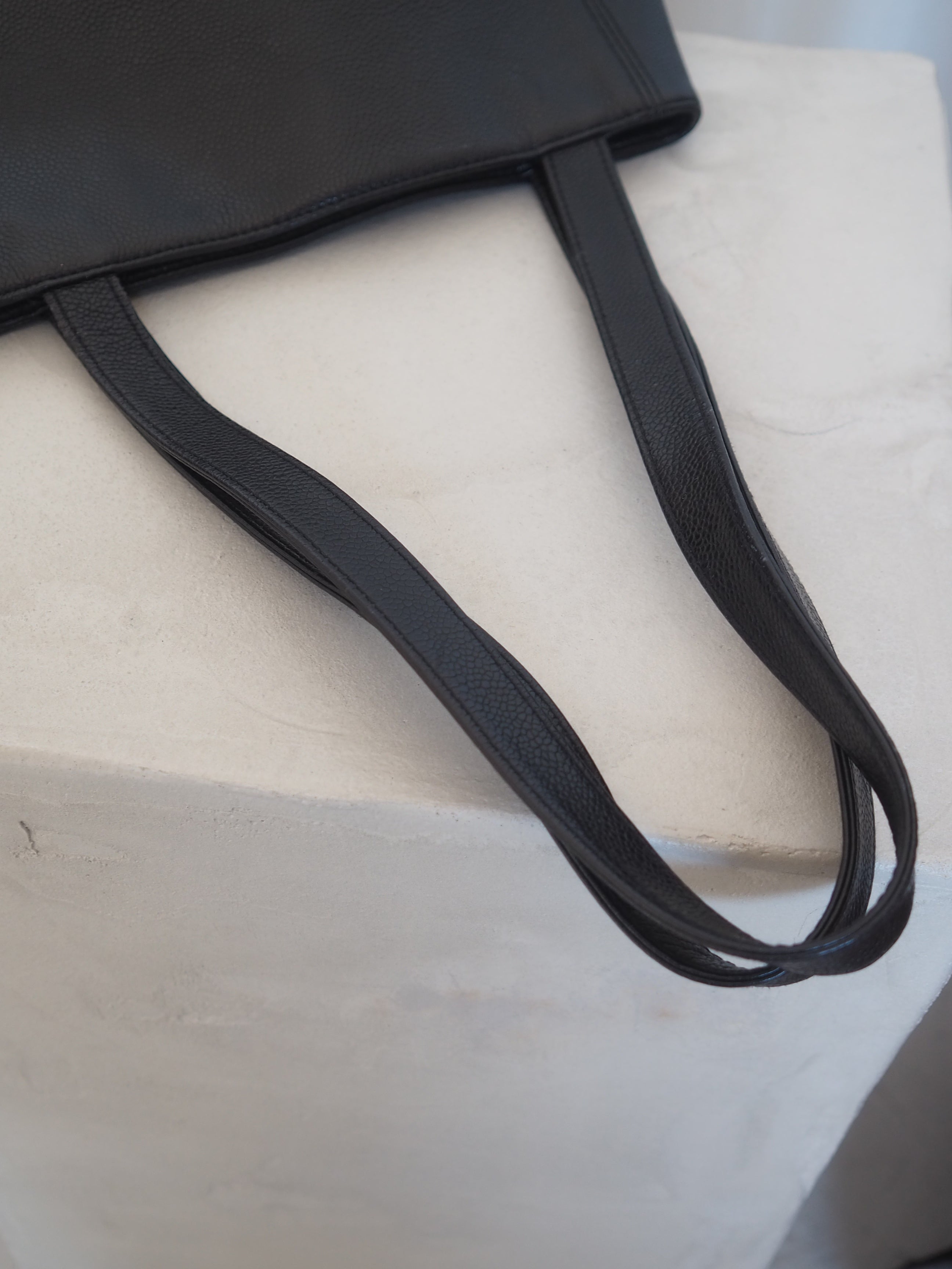 CHANEL COCO Caviar skin Tote bag