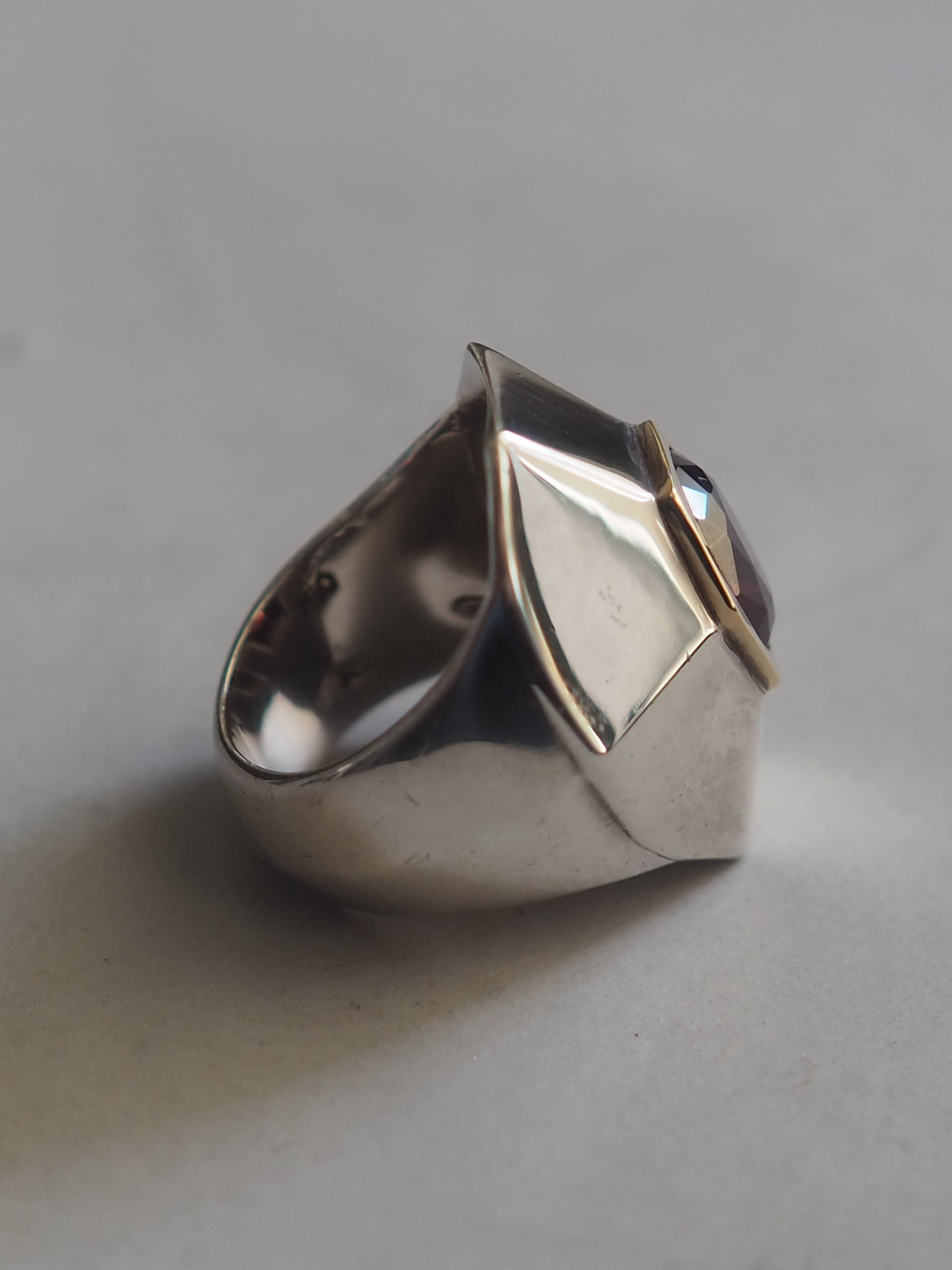 HERMÈS Garnet Sculptural Signet Ring