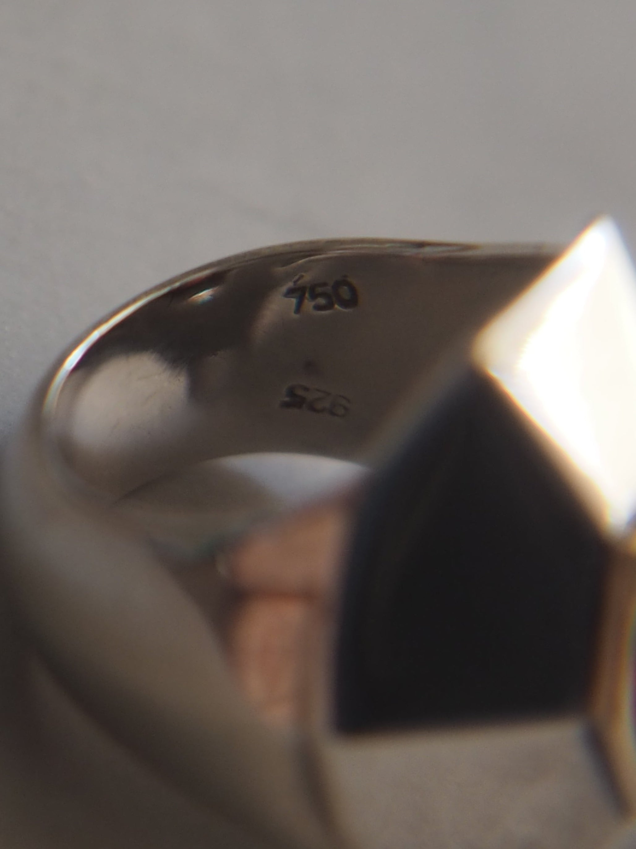 HERMÈS Garnet Sculptural Signet Ring