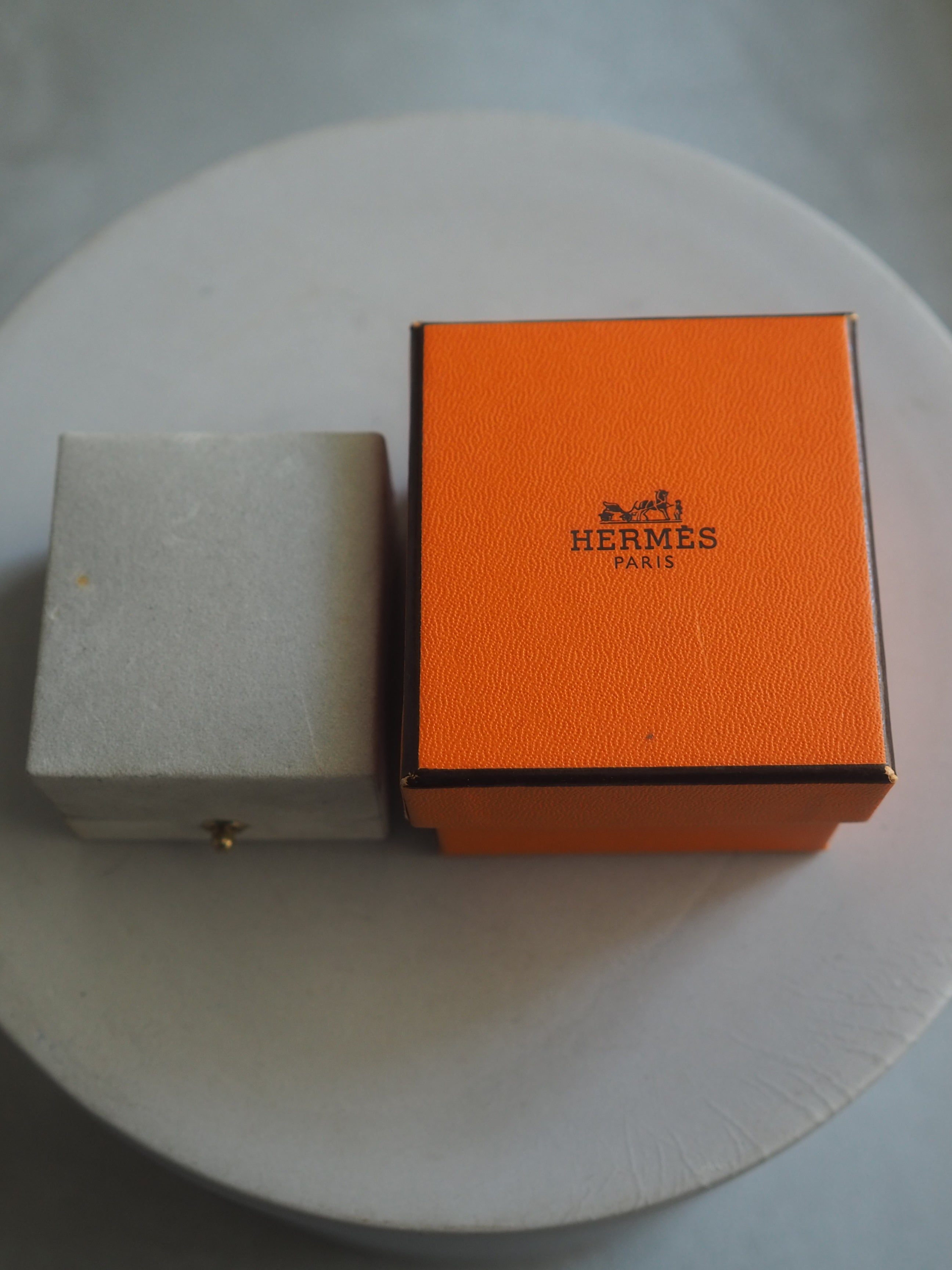 HERMÈS Garnet Sculptural Signet Ring