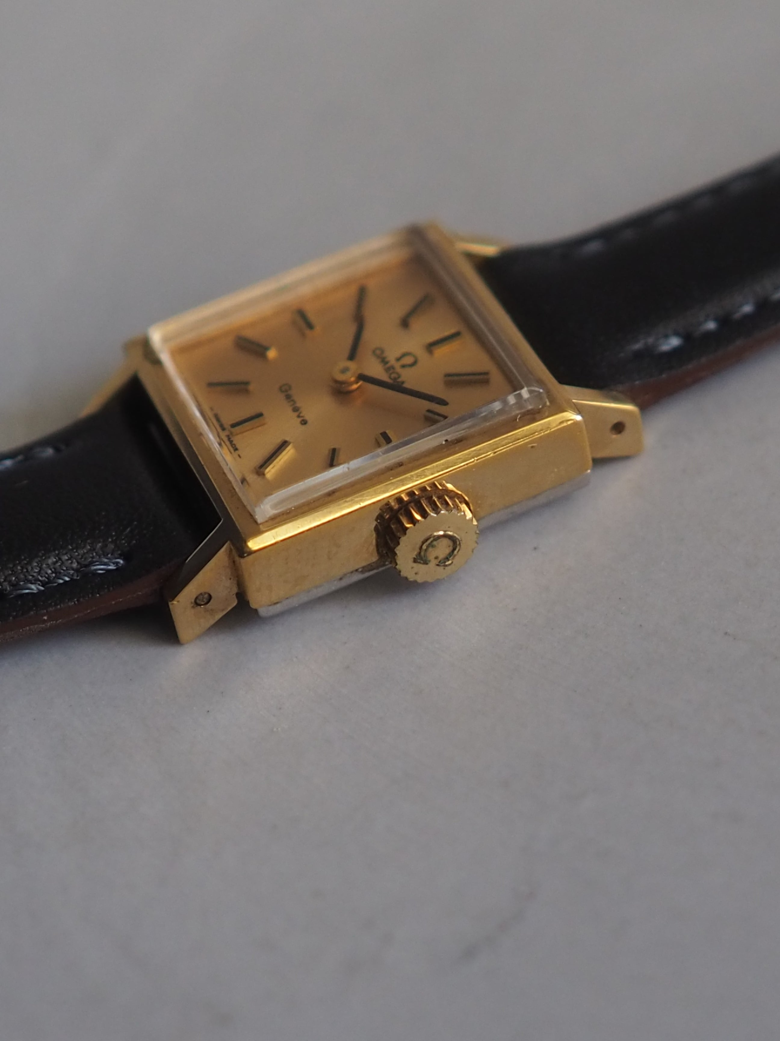 OMEGA Genève Square Watch