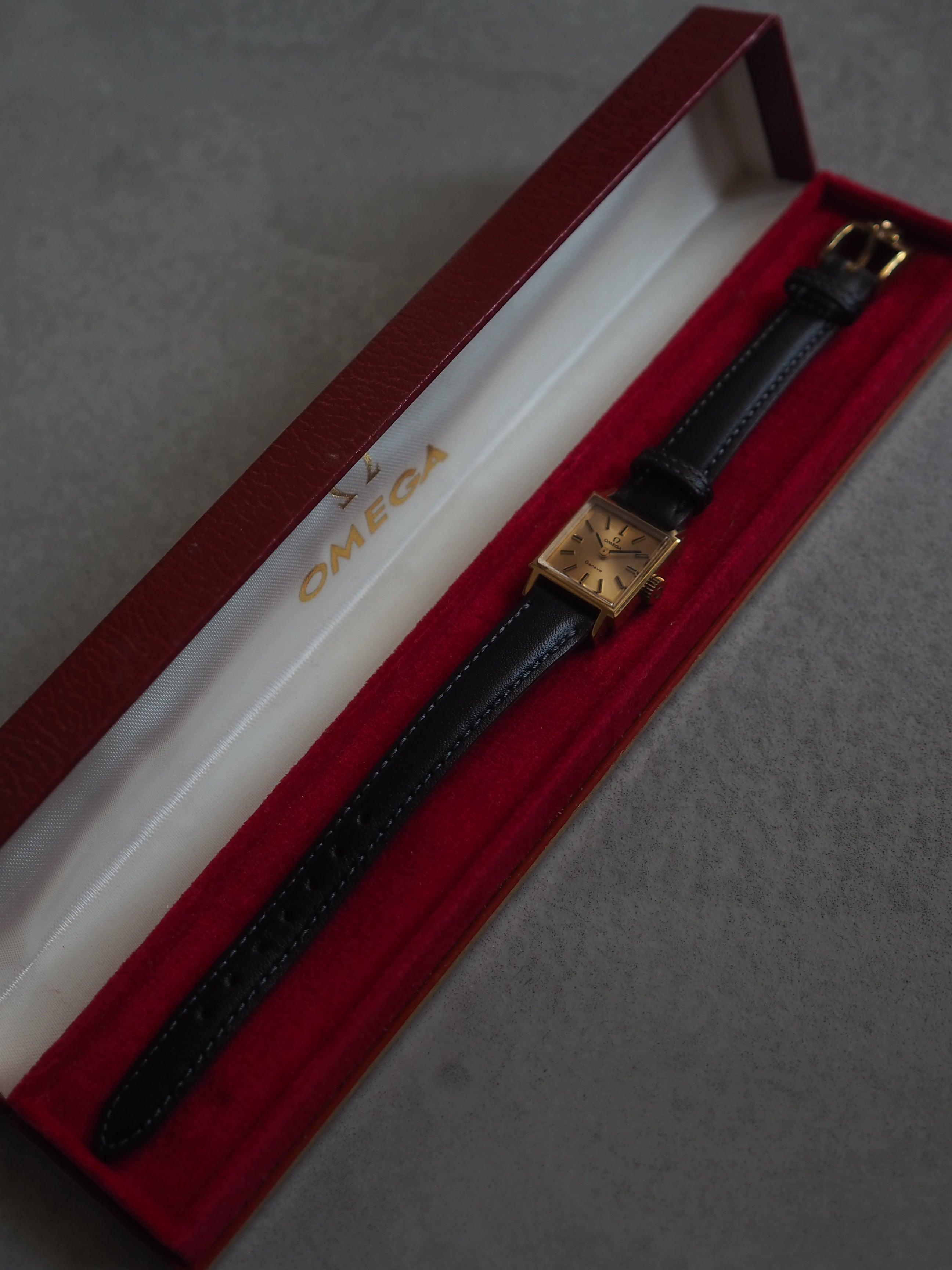 OMEGA Genève Square Watch