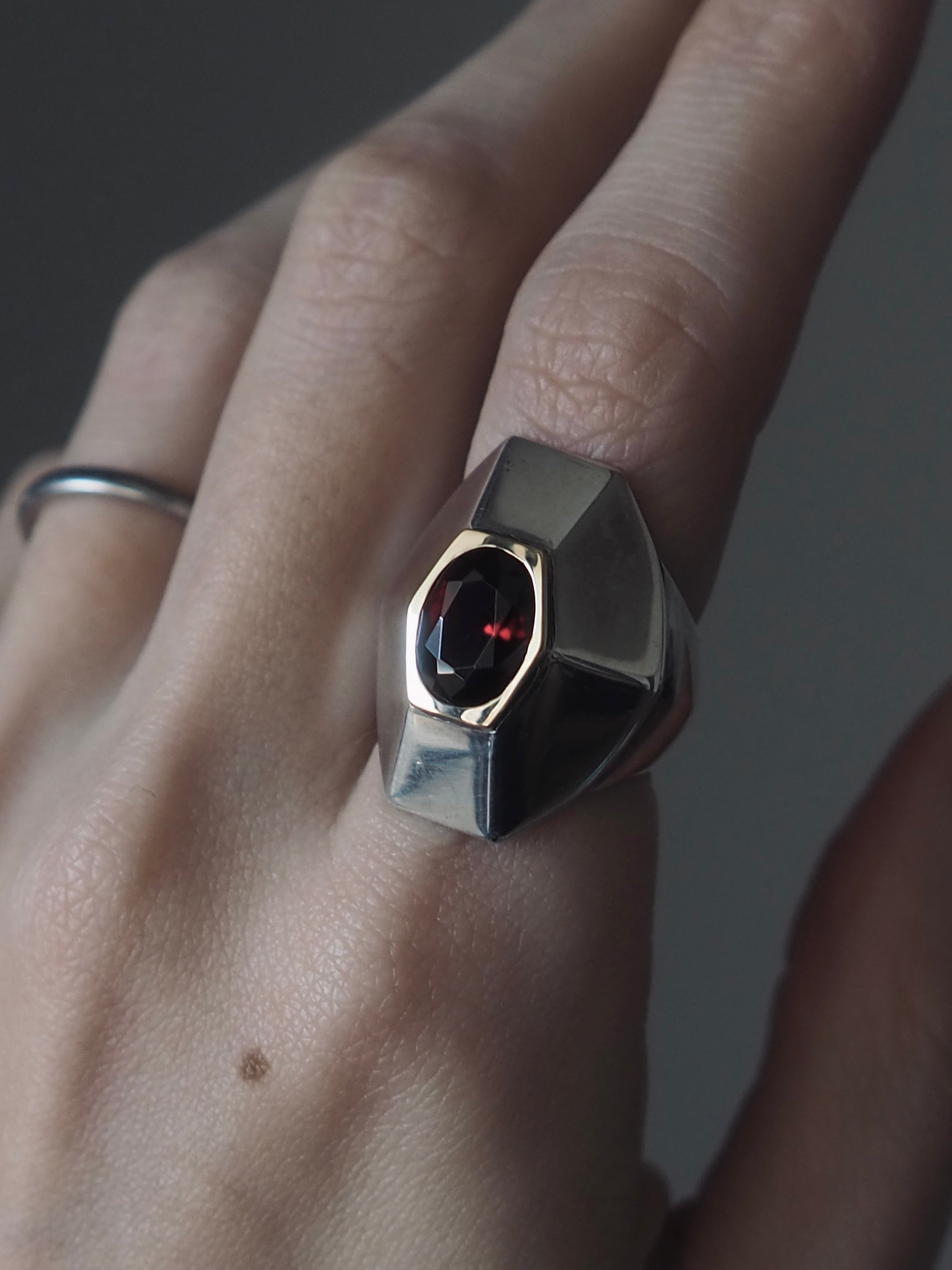 HERMÈS Garnet Sculptural Signet Ring