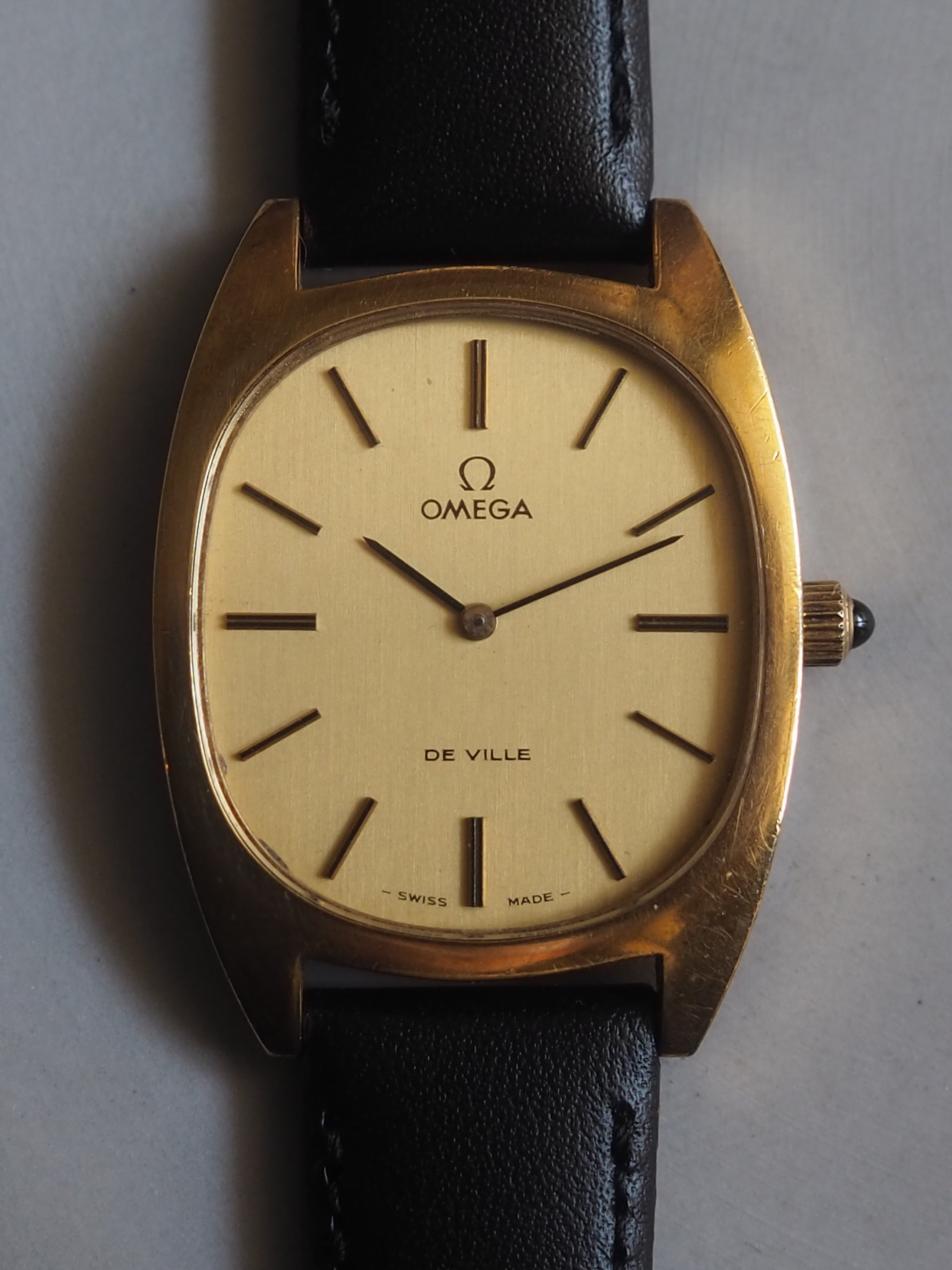 OMEGA De Ville Tonneau Watch