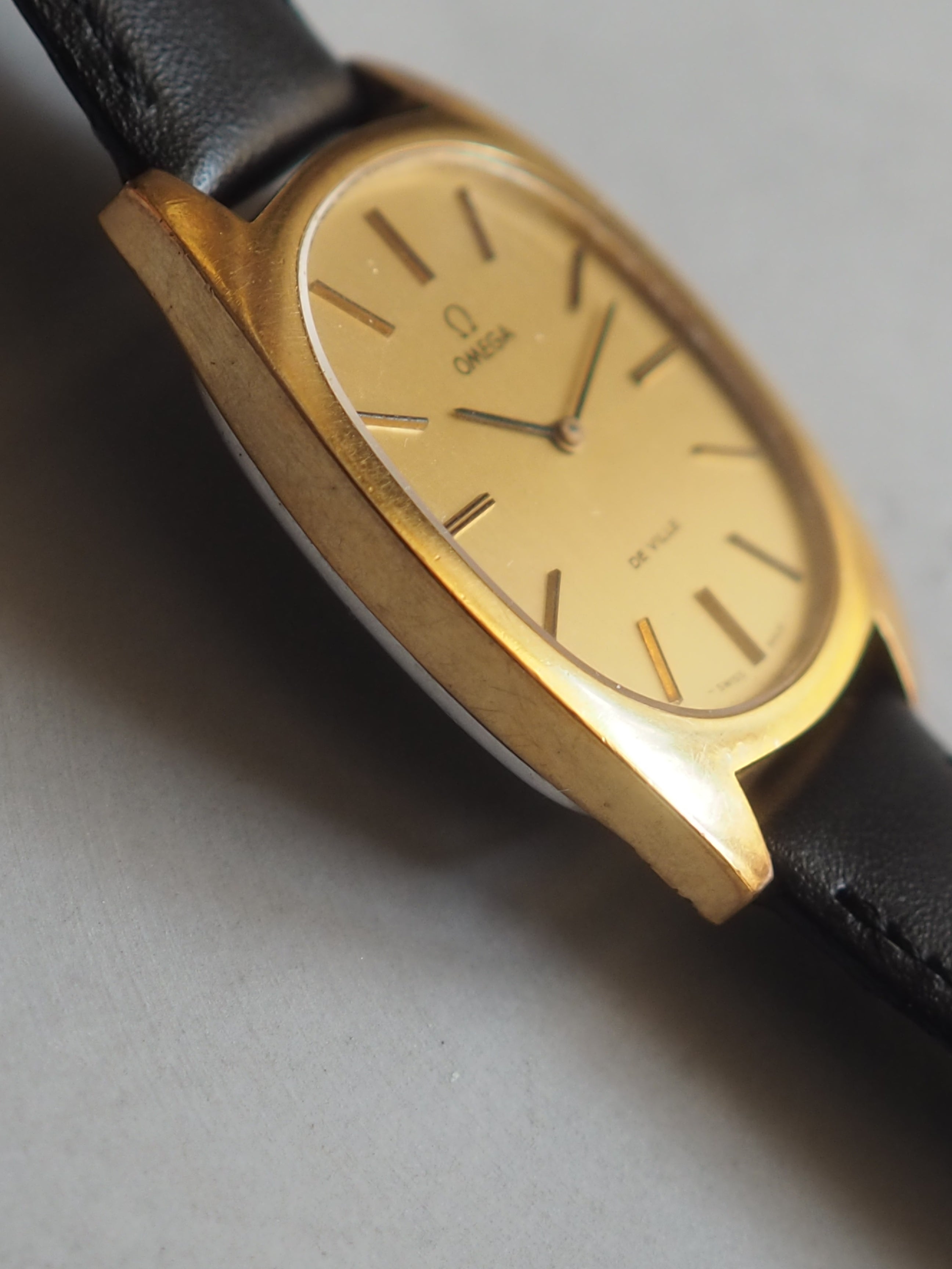 OMEGA De Ville Tonneau Watch
