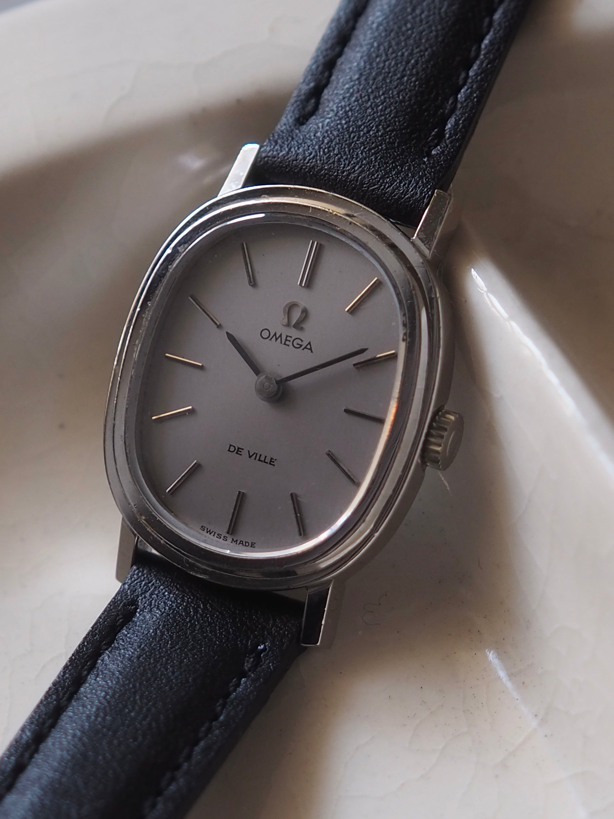 OMEGA DE VILLE Oval Watch