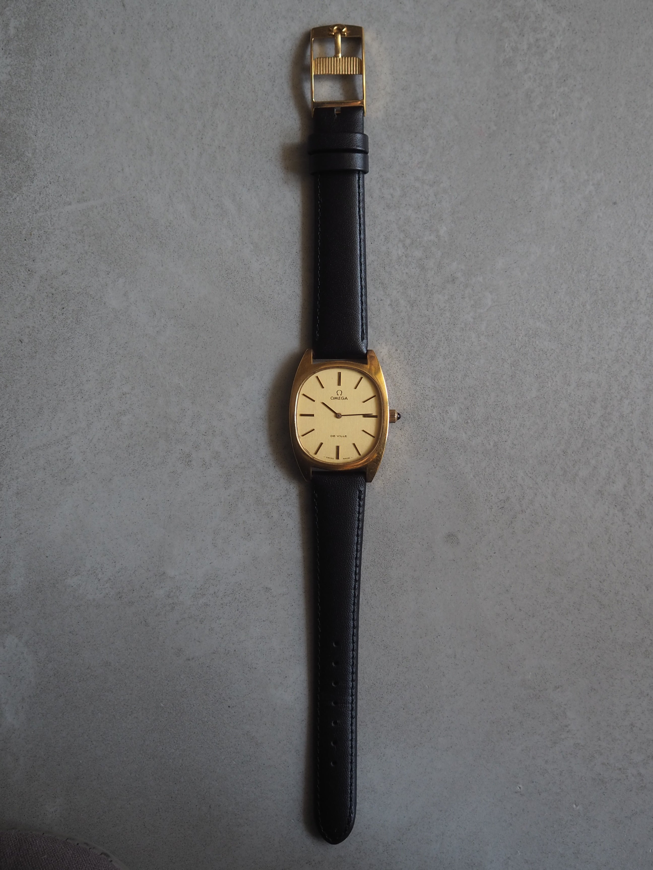 OMEGA De Ville Tonneau Watch