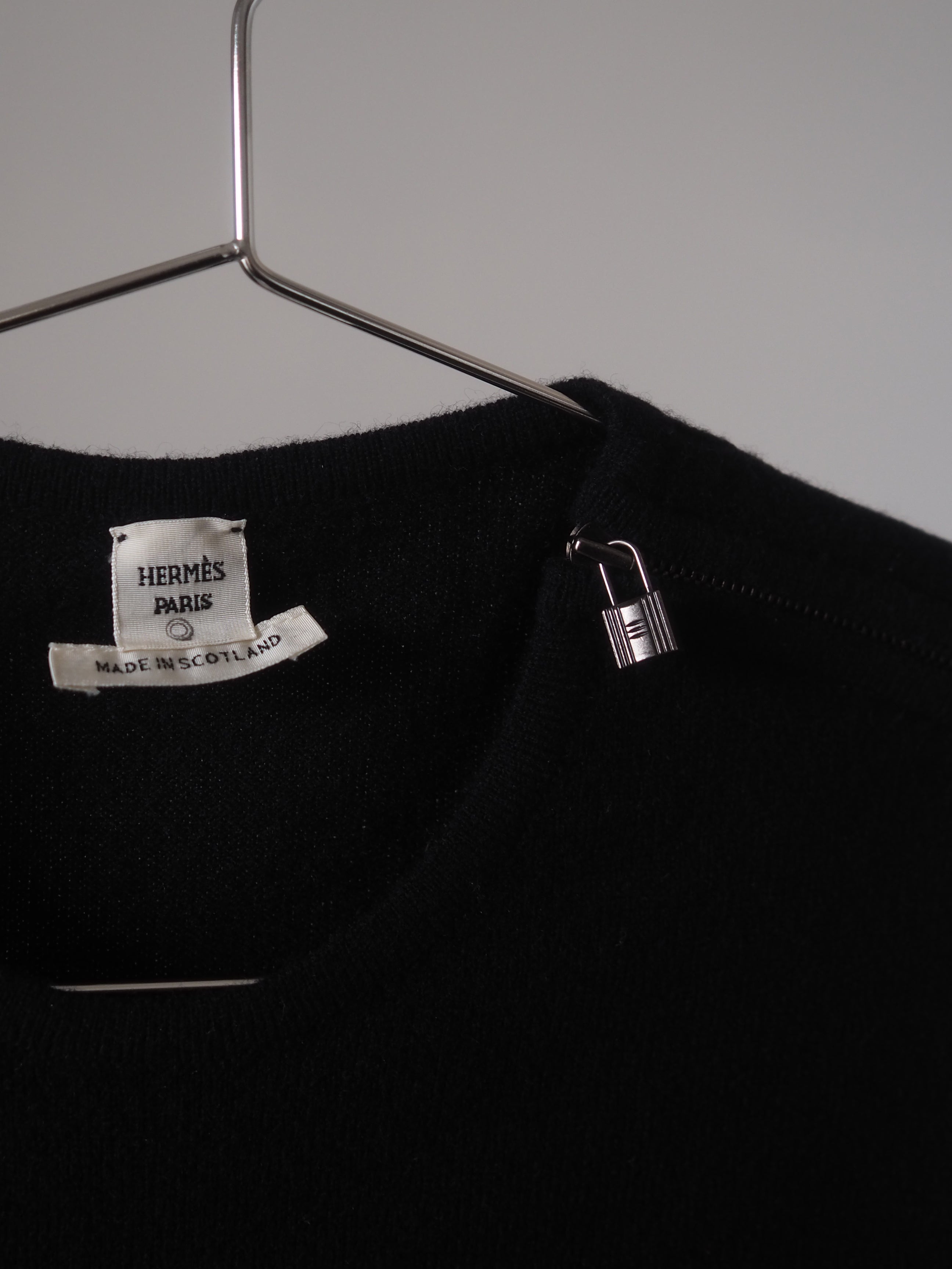 HERMÈS Kelly Padlock Cashmere Sleeveless Knit