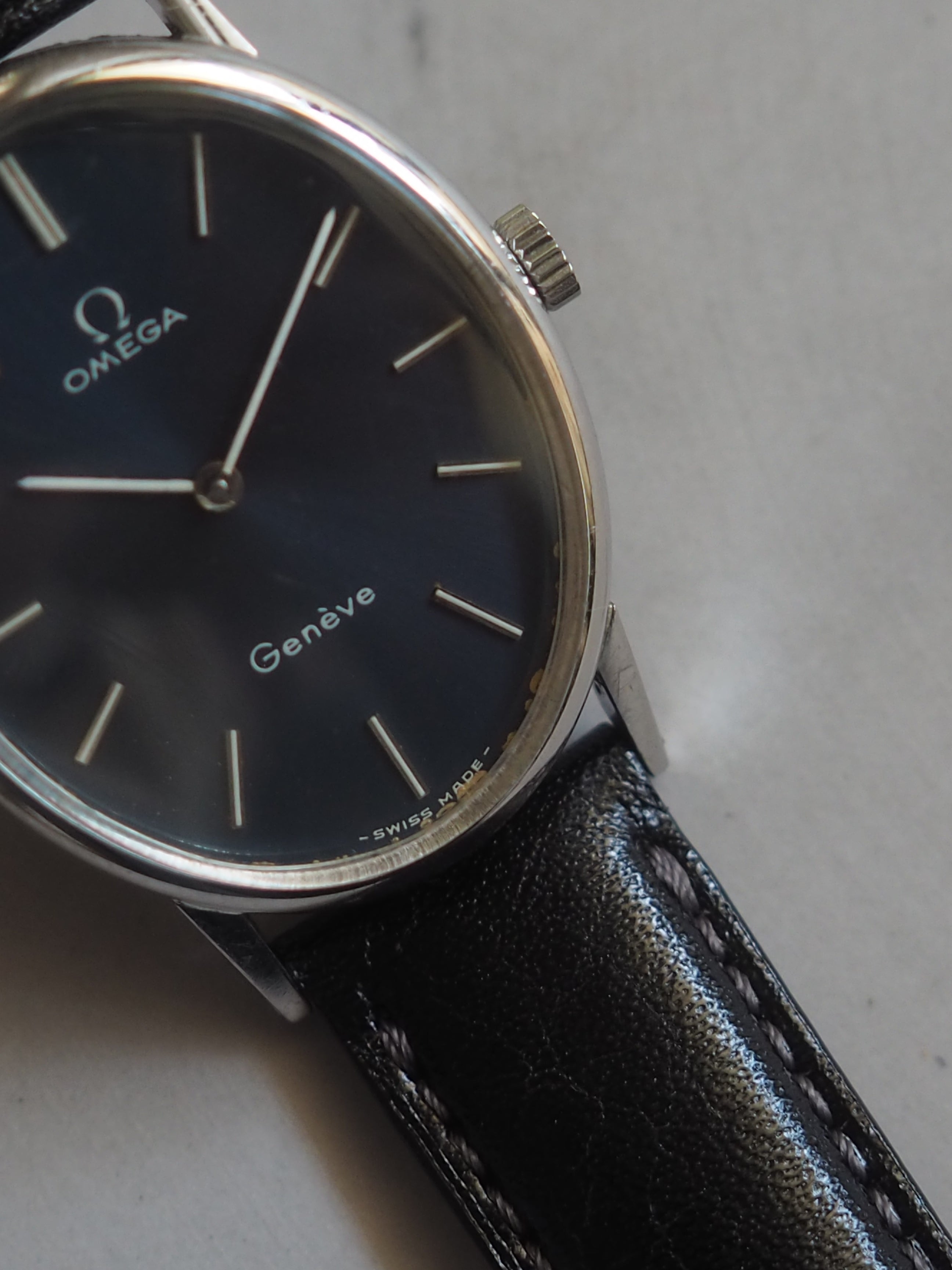 OMEGA Genève Oval Watch