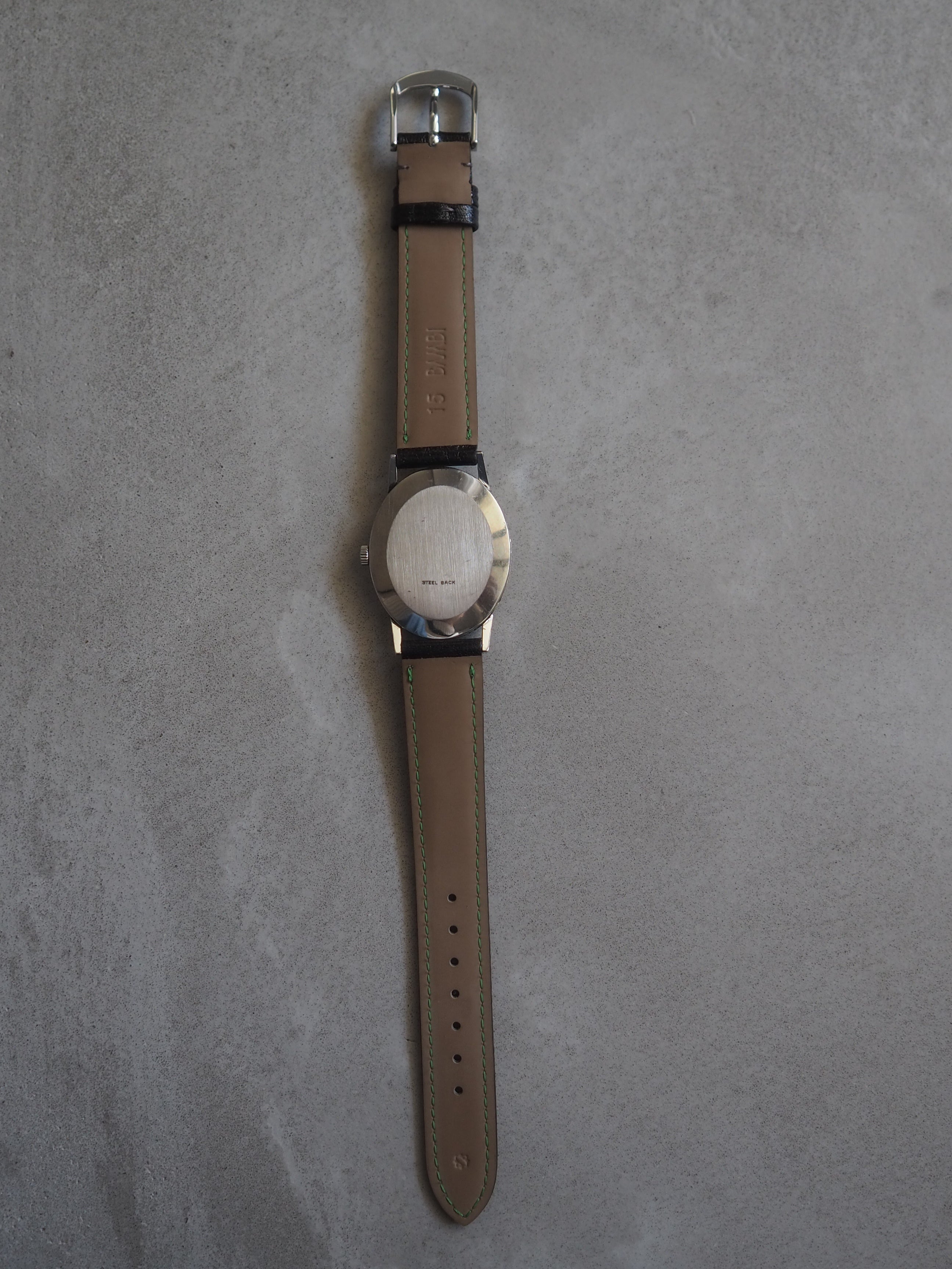 OMEGA Genève Oval Watch