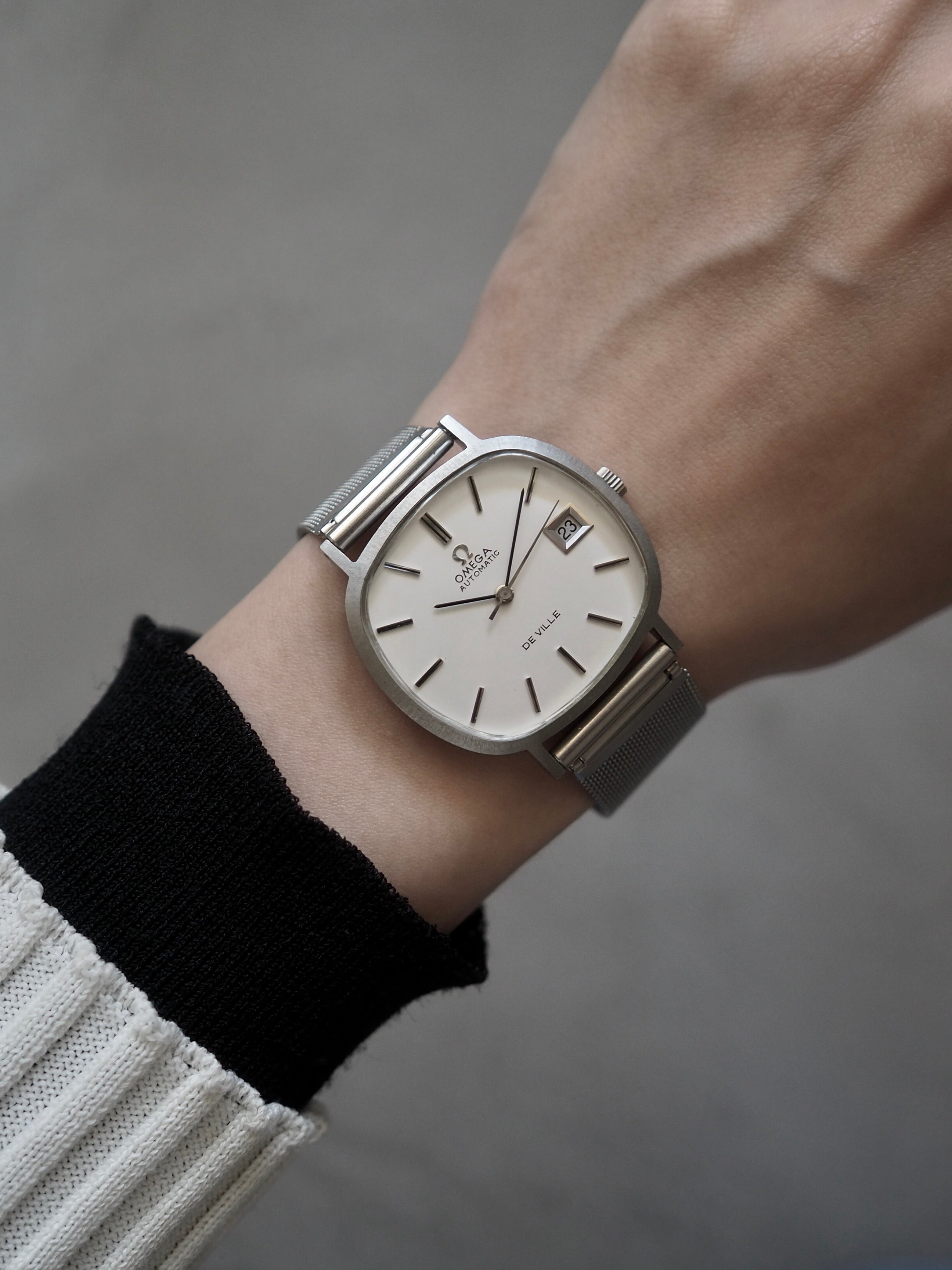 OMEGA DE VILLE Horizontal Oval Watch