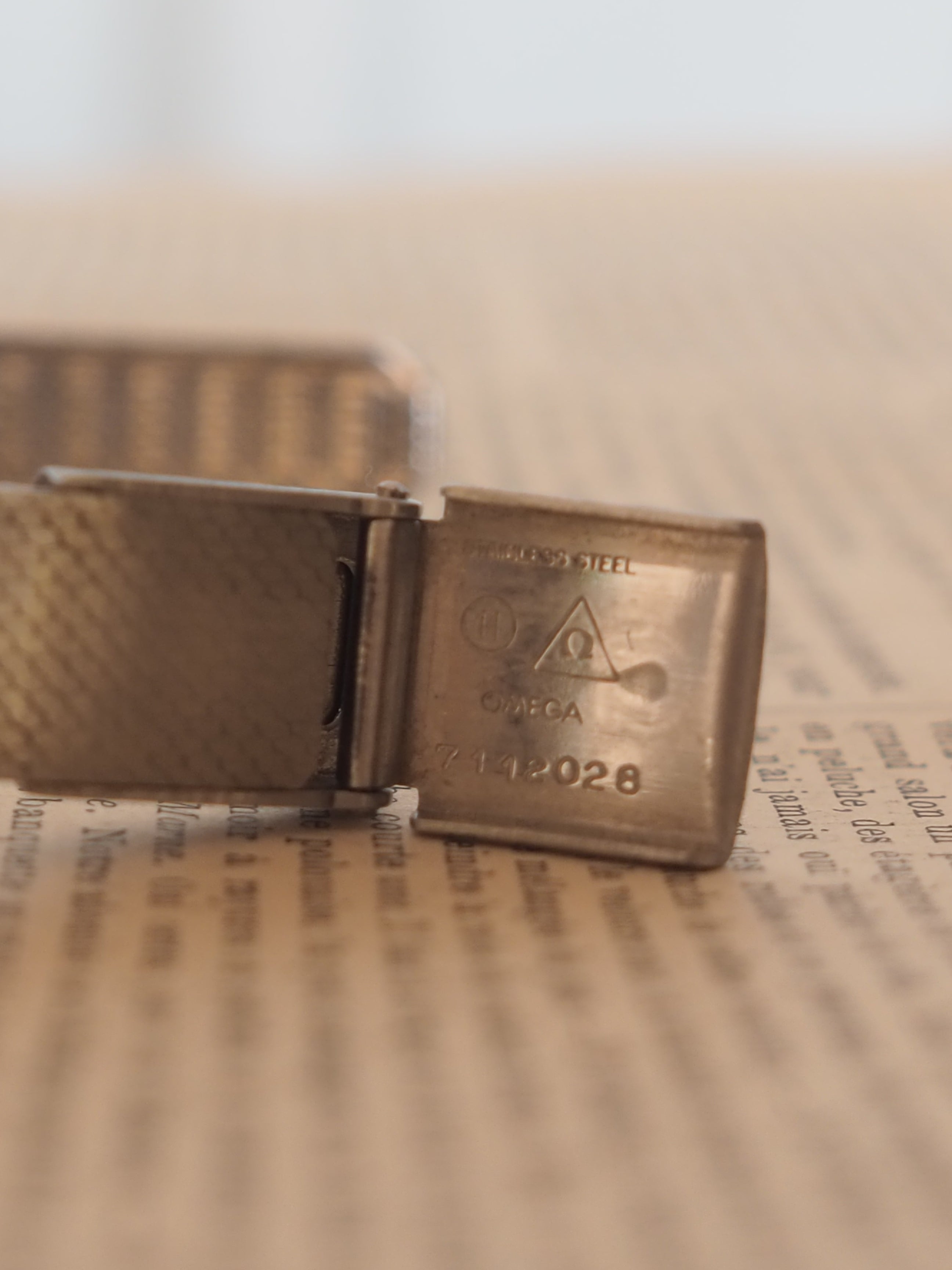 OMEGA DE VILLE Round Watch