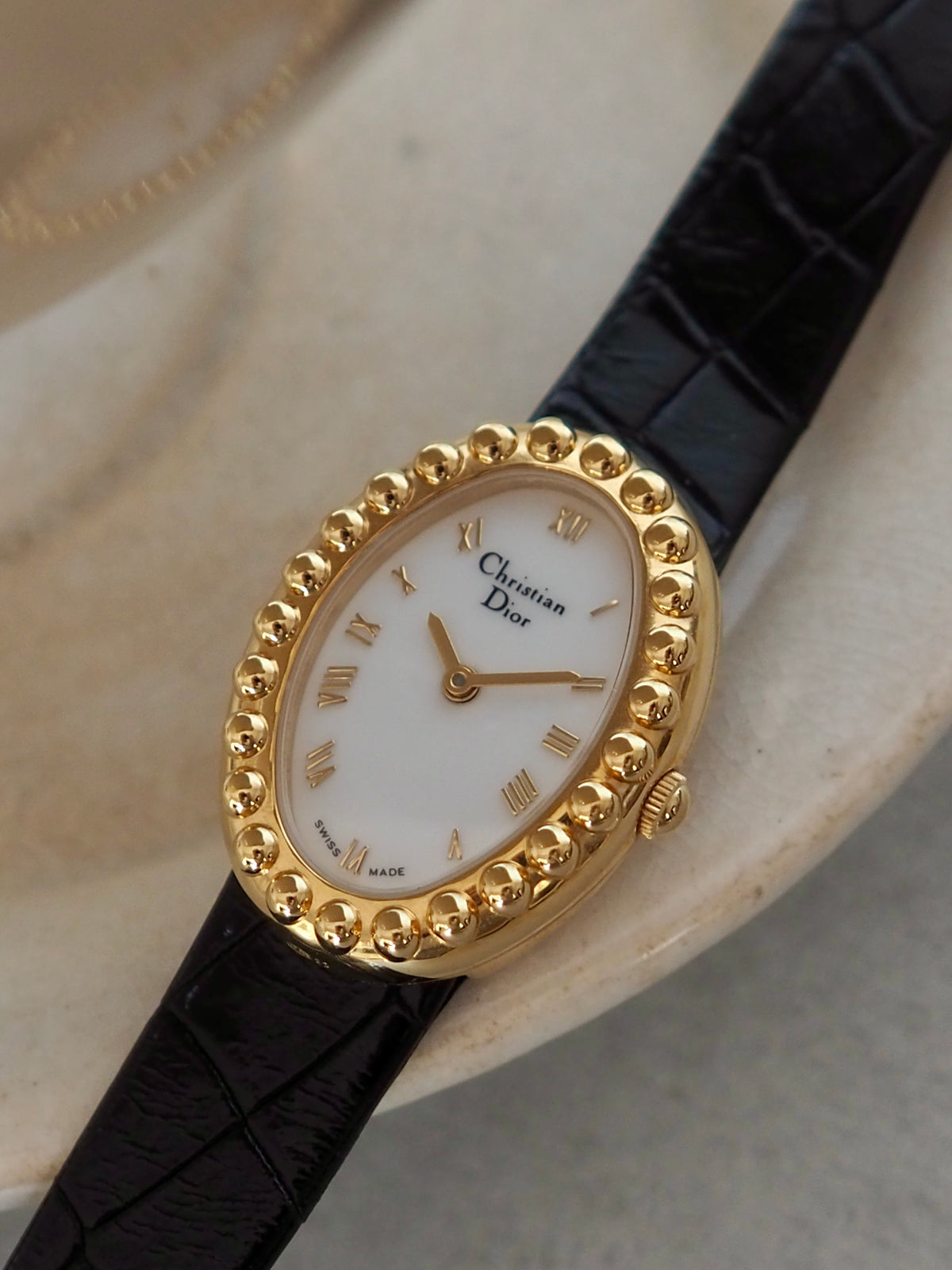 Christian Dior ディオール オーバル ロゴ ウォッチ 腕時計 ゴールド 