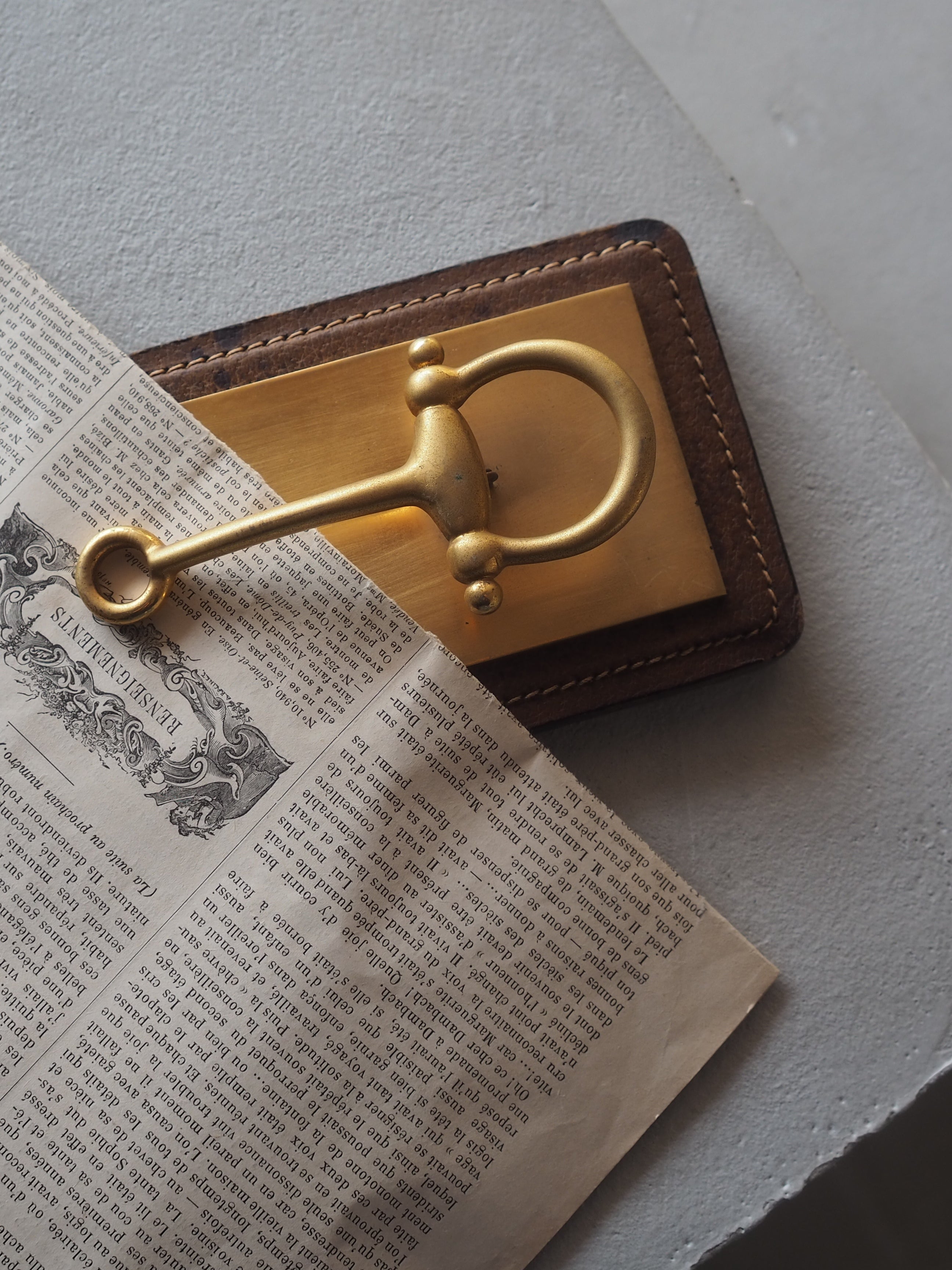 GUCCI Horsebit Paperweight