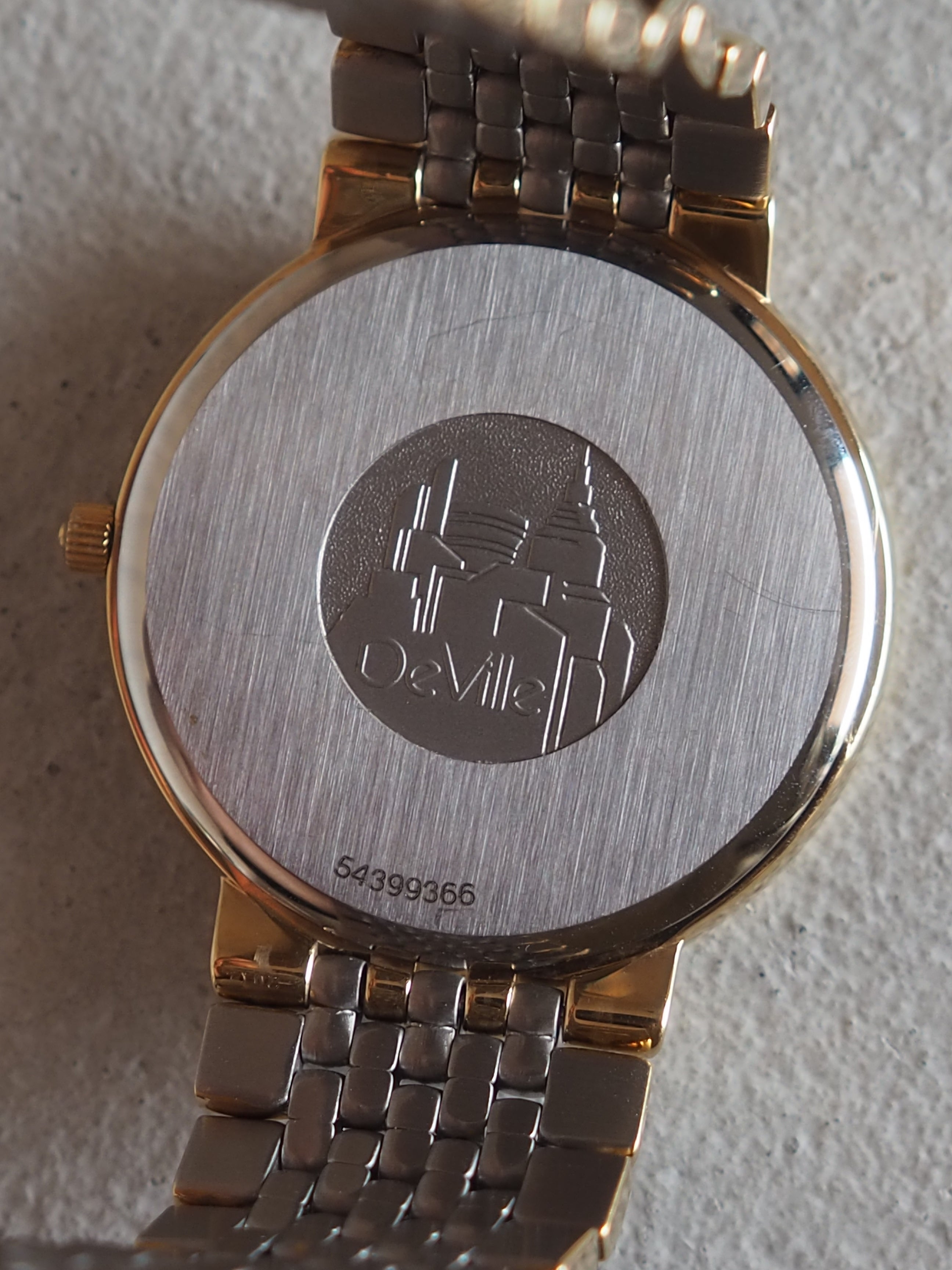 OMEGA DE VILLE Round Watch