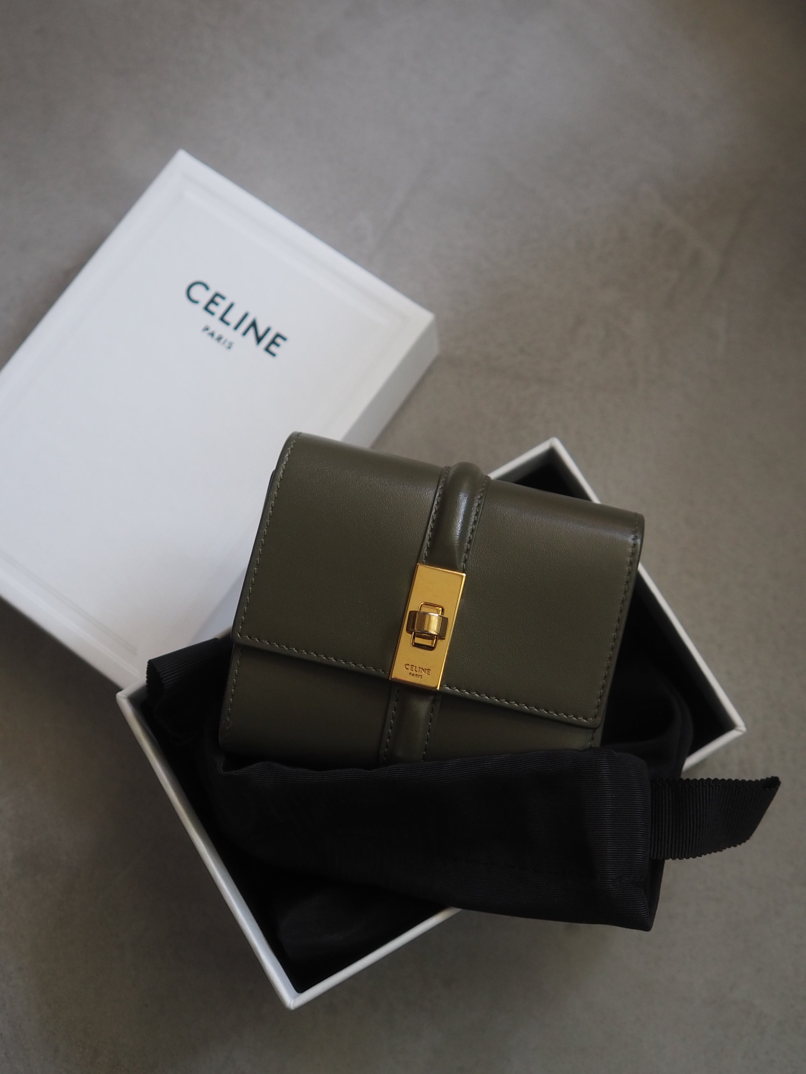 CELINE 16 Seize Compact Wallet