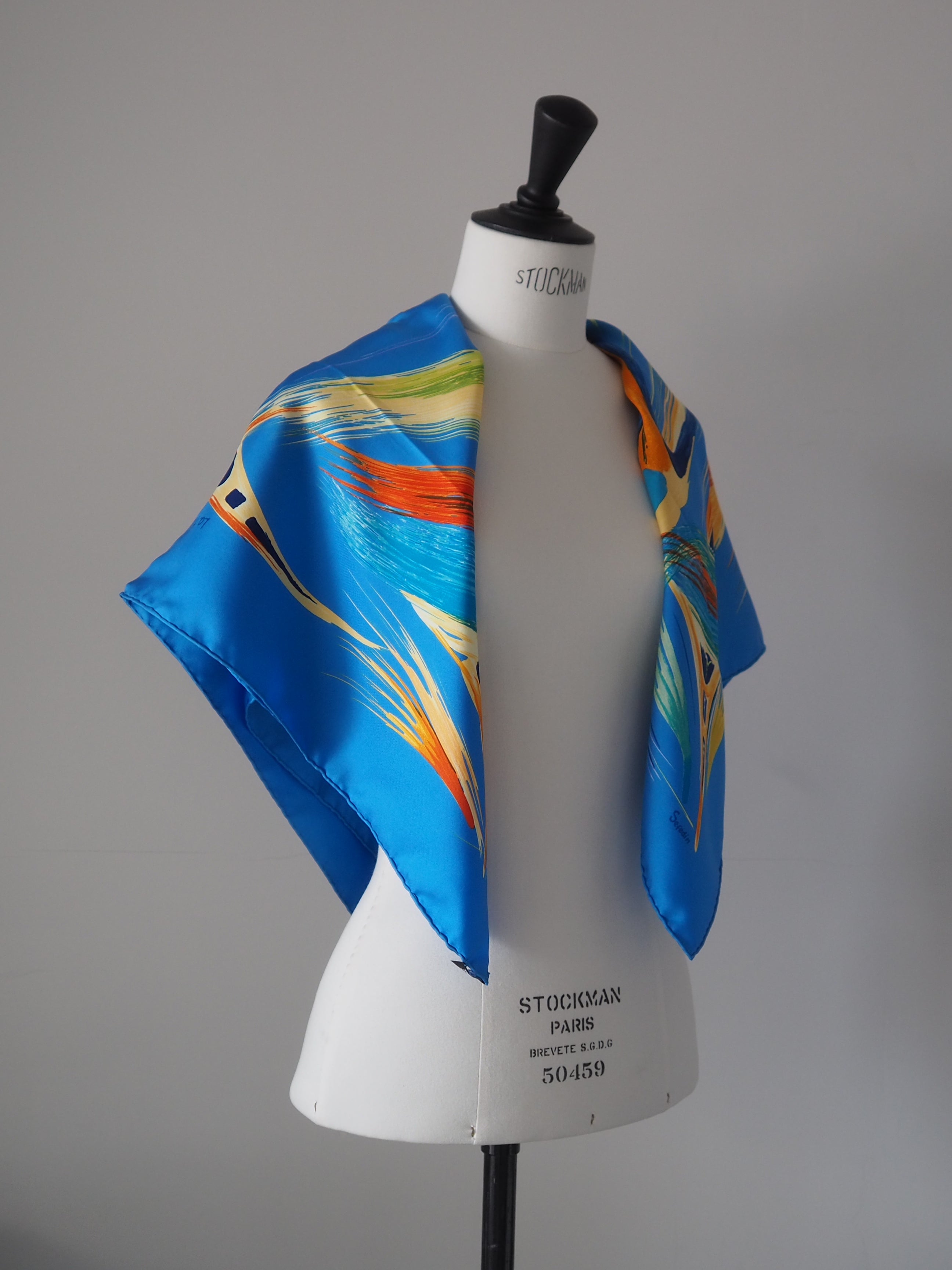 HERMES Scarf Care 90 " La Tour Eiffel S'Envole "