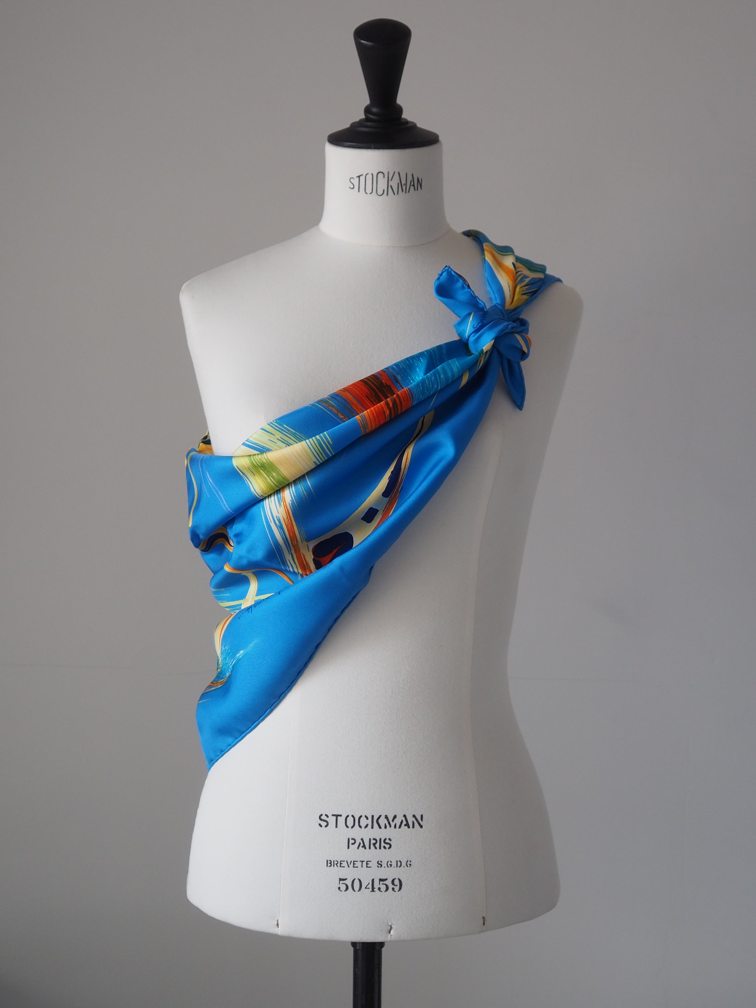 HERMES Scarf Care 90 " La Tour Eiffel S'Envole "