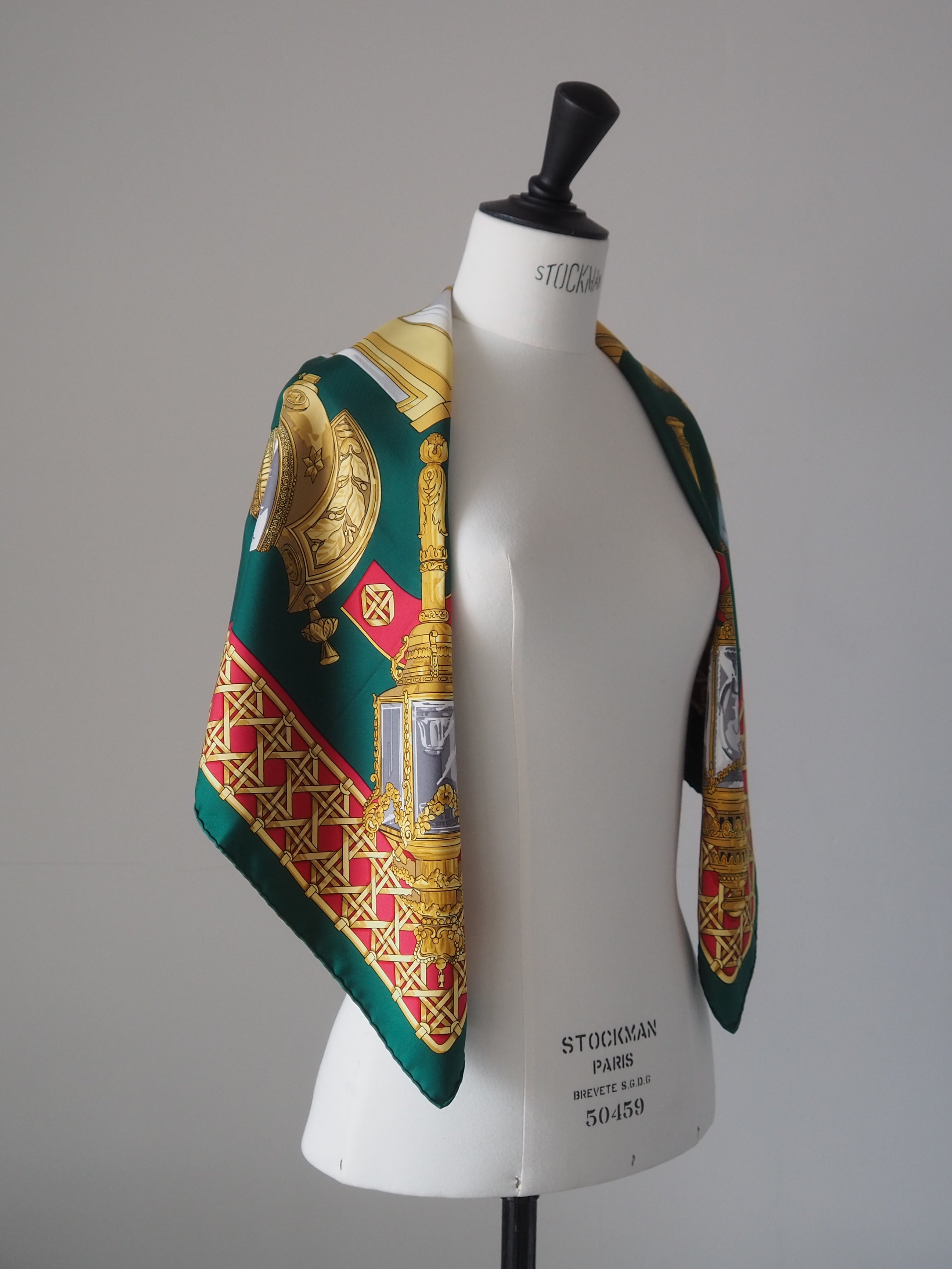 HERMES Scarf Care 90 " FEUX de Route "