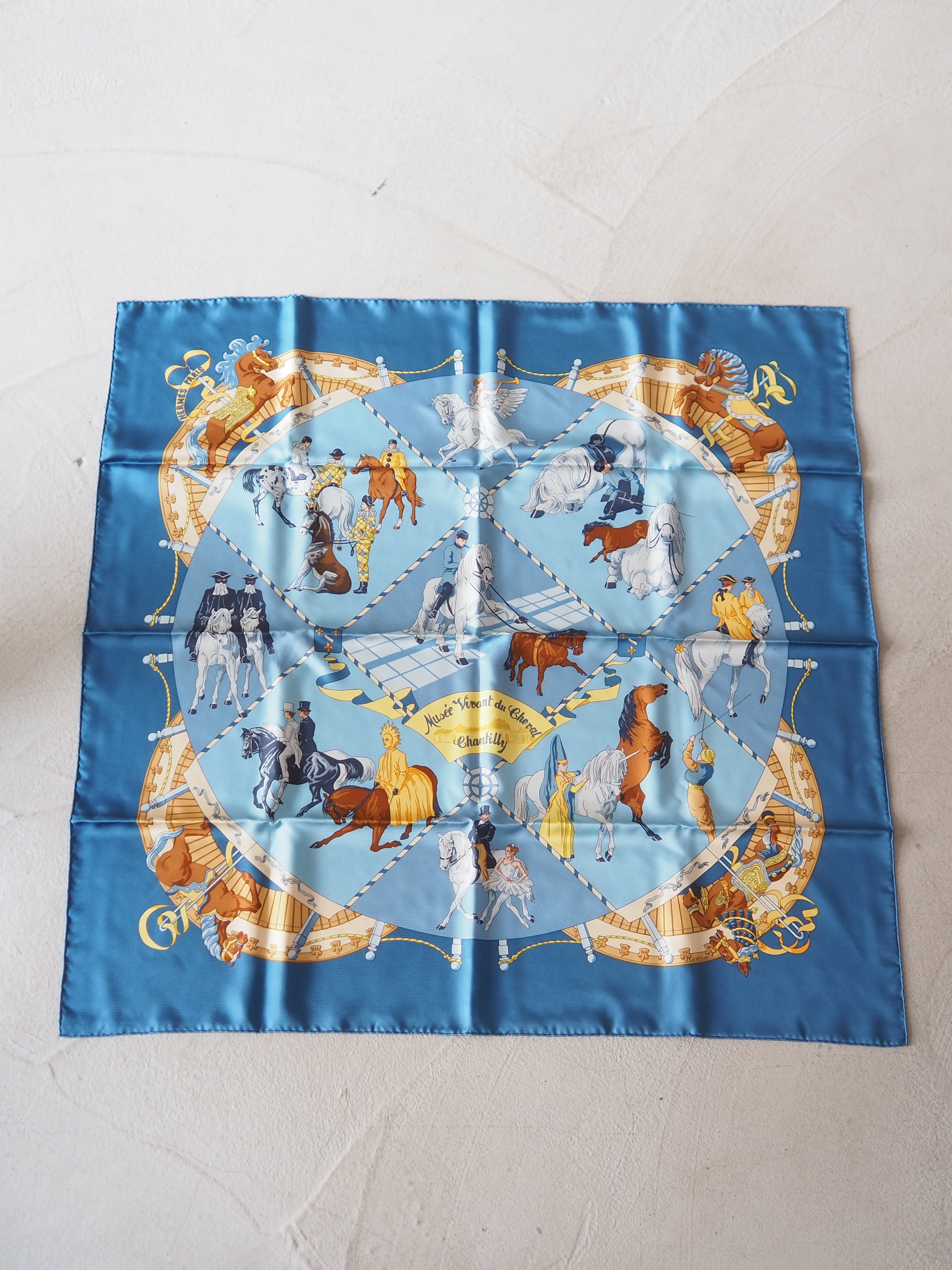 HERMES Scarf Care 90 " La Tour Eiffel S'Envole "