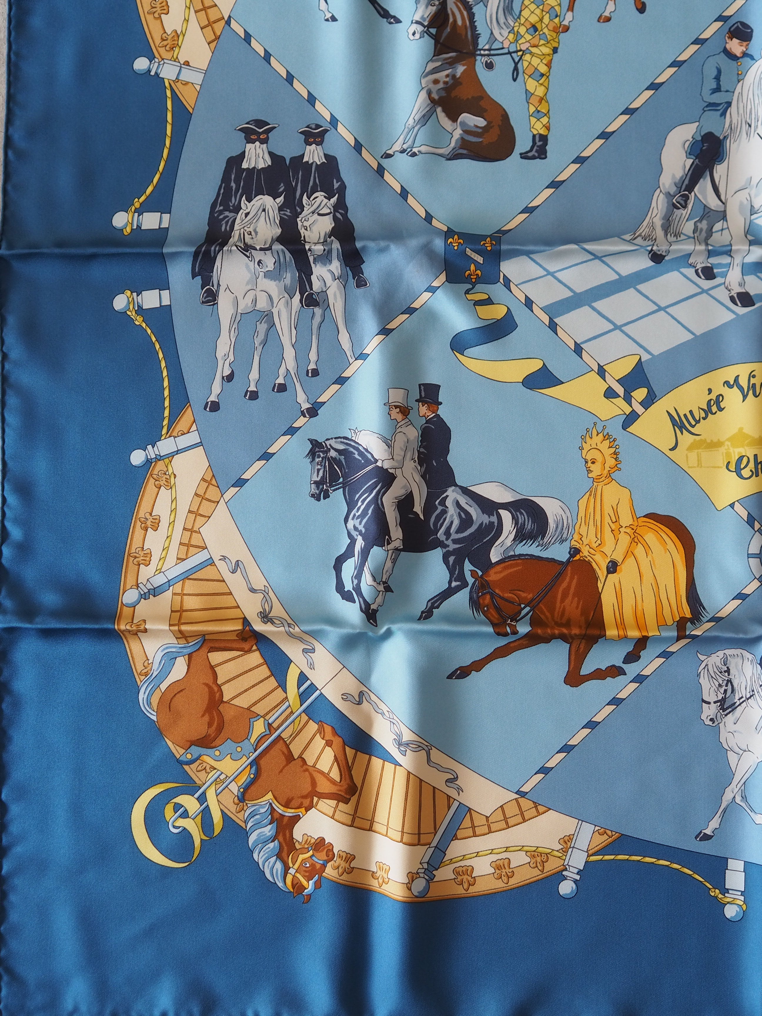 HERMES Scarf Care 90 " La Tour Eiffel S'Envole "