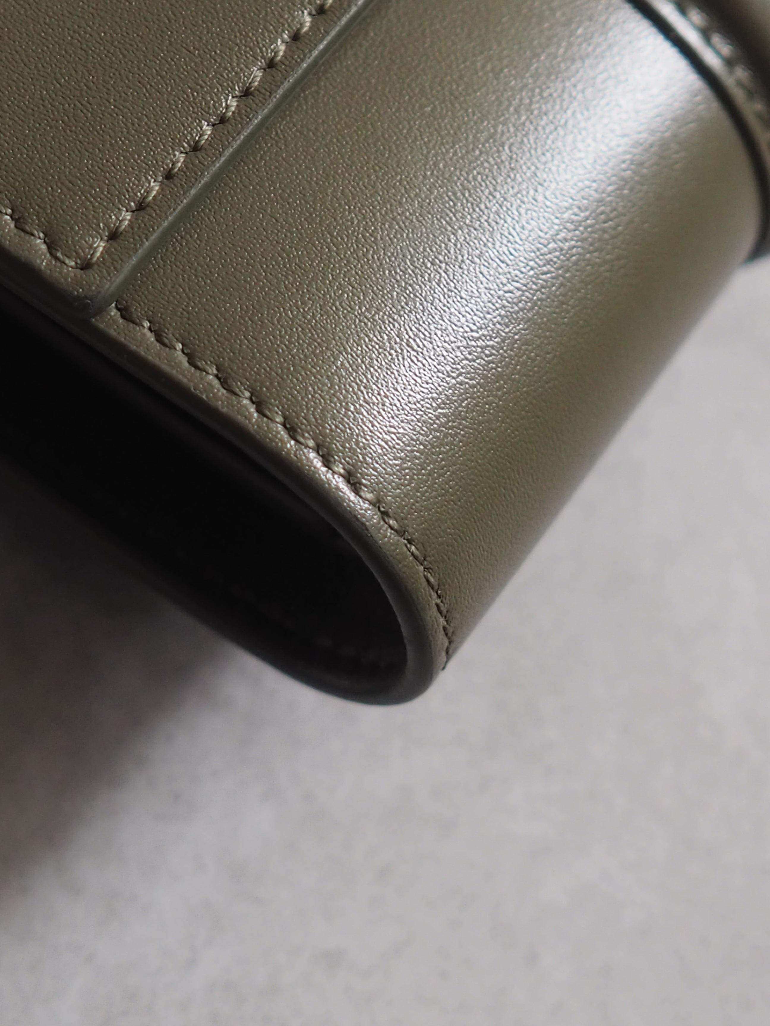 CELINE 16 Seize Compact Wallet
