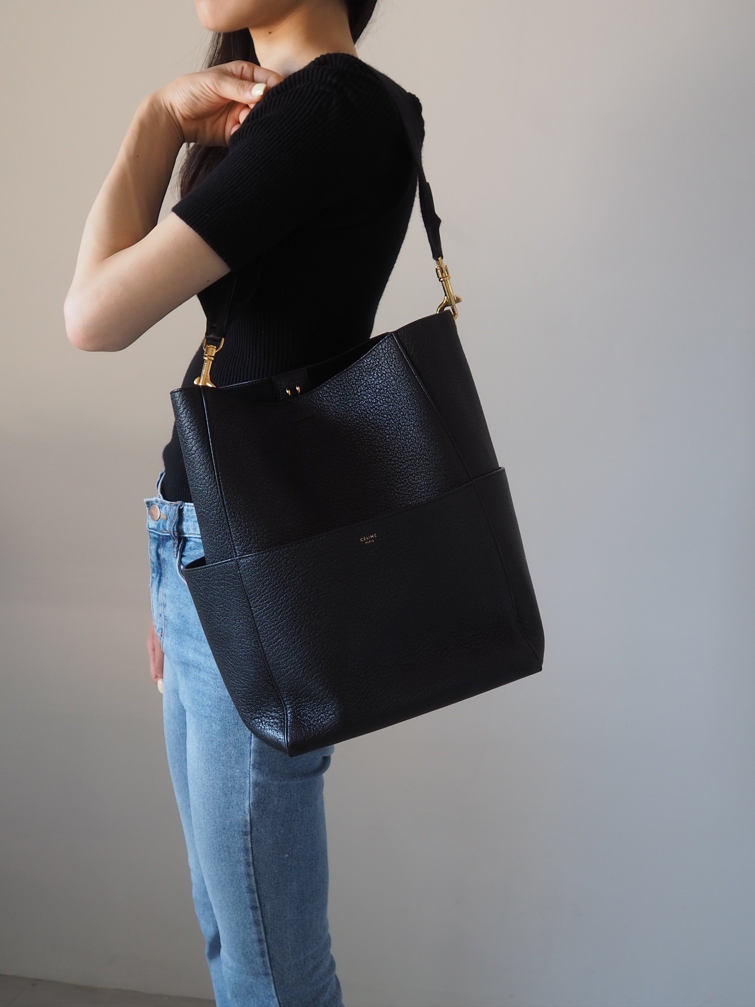 CÉLINE Sangle Medium Shoulder bag