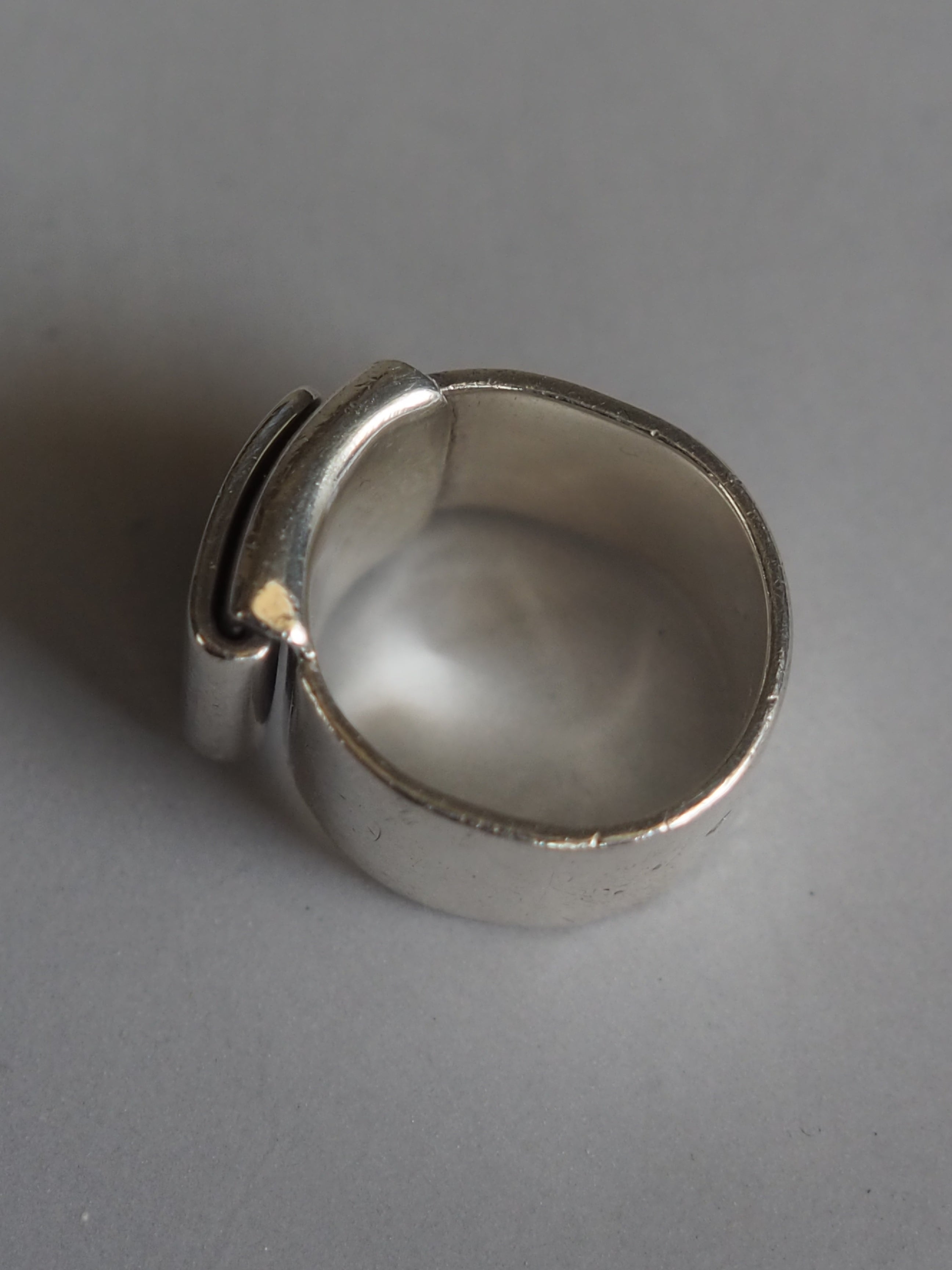 HERMÈS “Folding” Ring