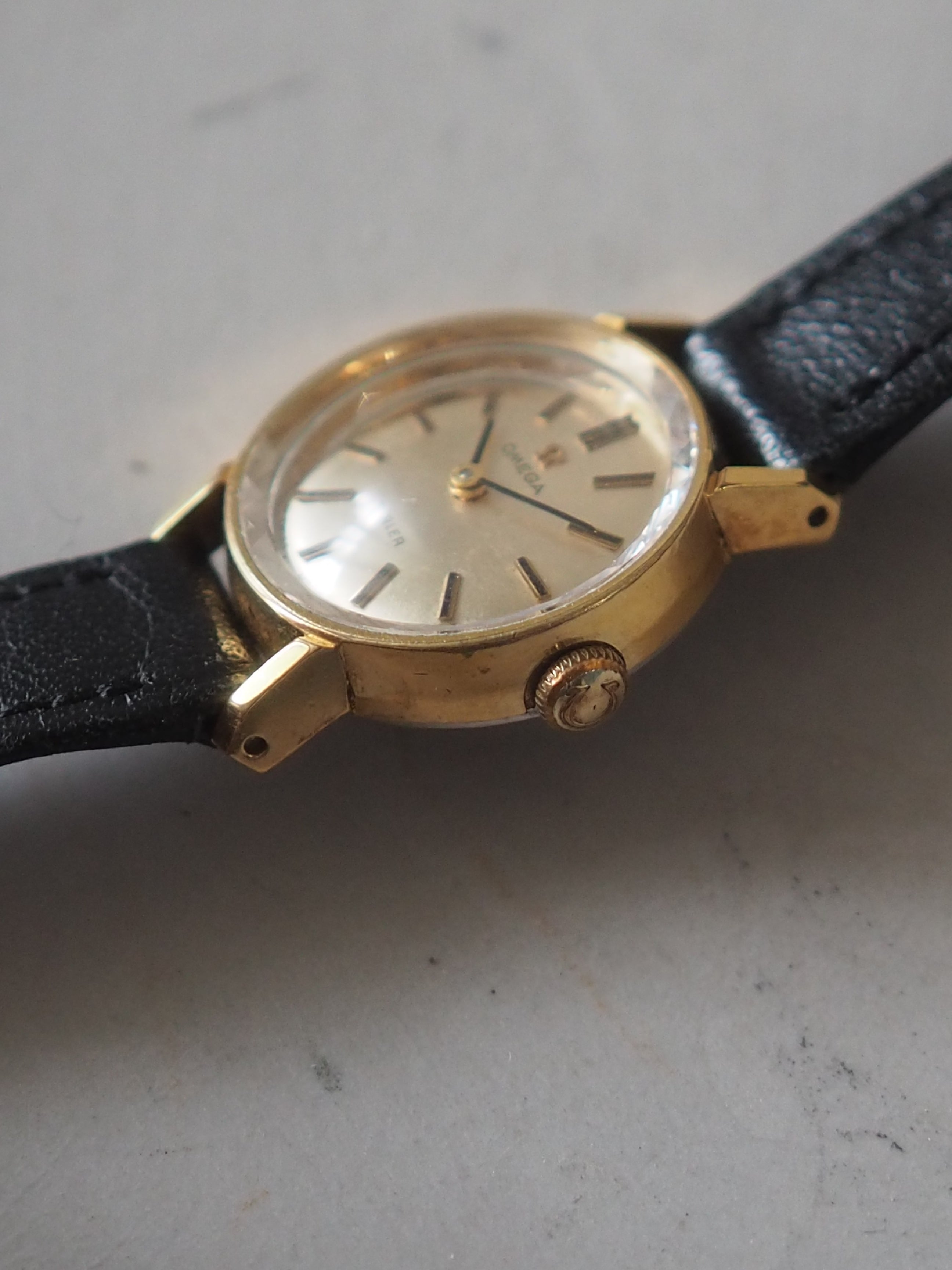 OMEGA TÜRLER Cut Glass Watch