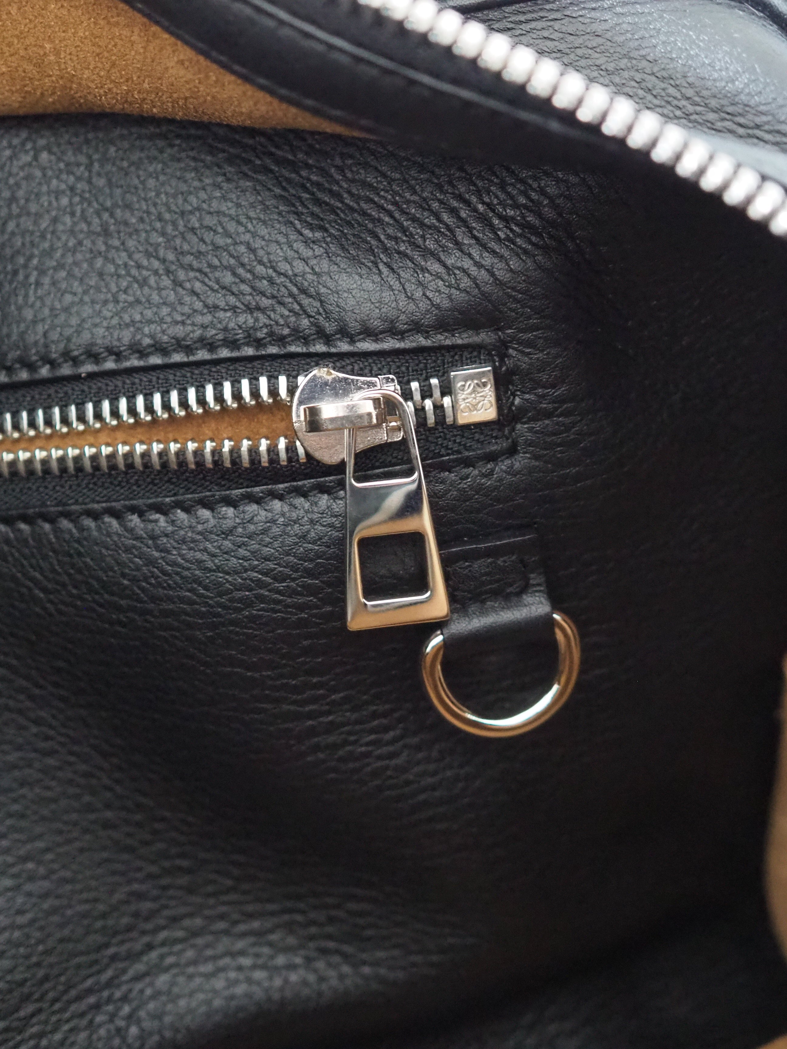 LOEWE Amazona 28 2way Hand Bag