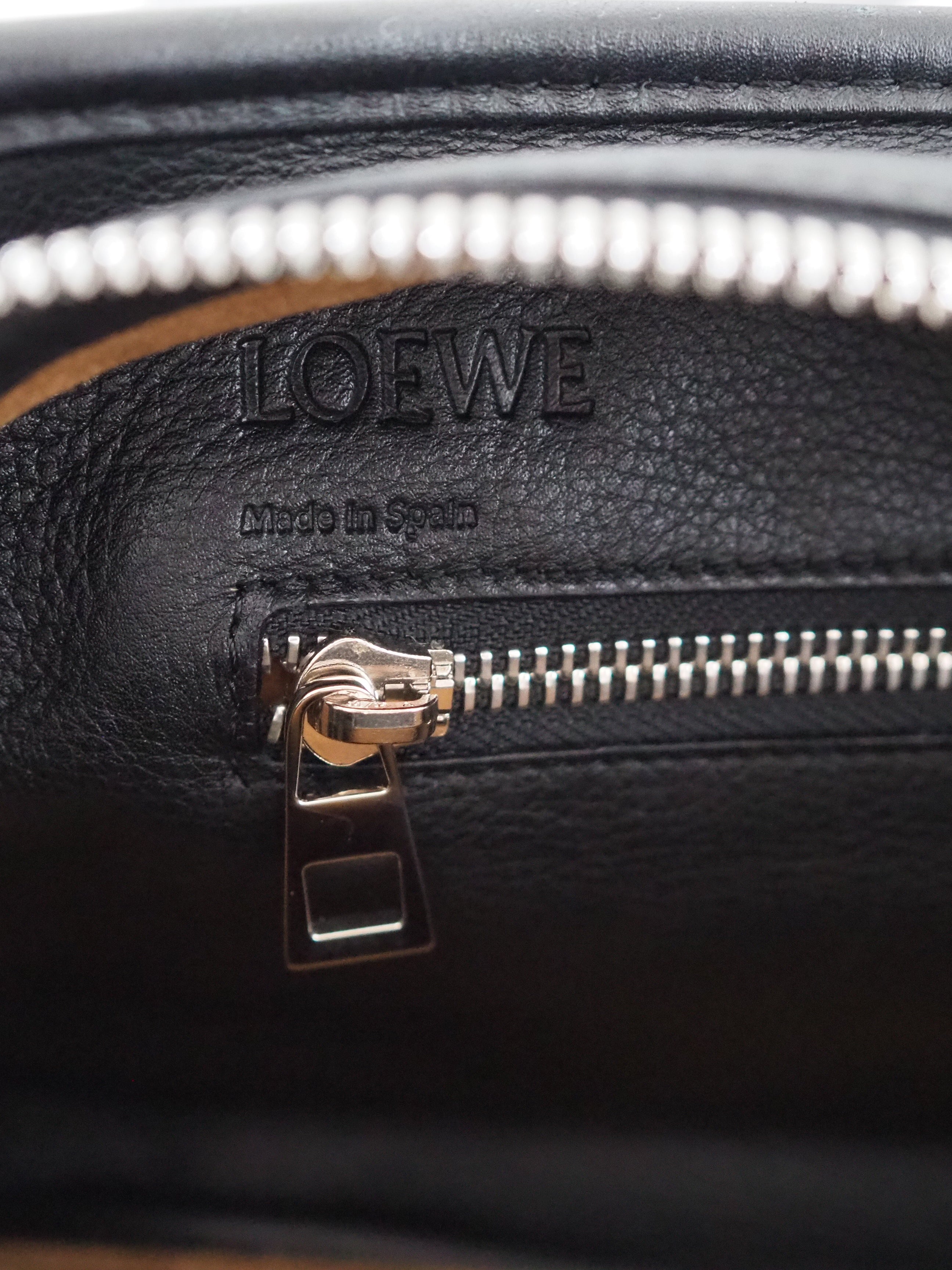 LOEWE Amazona 28 2way Hand Bag