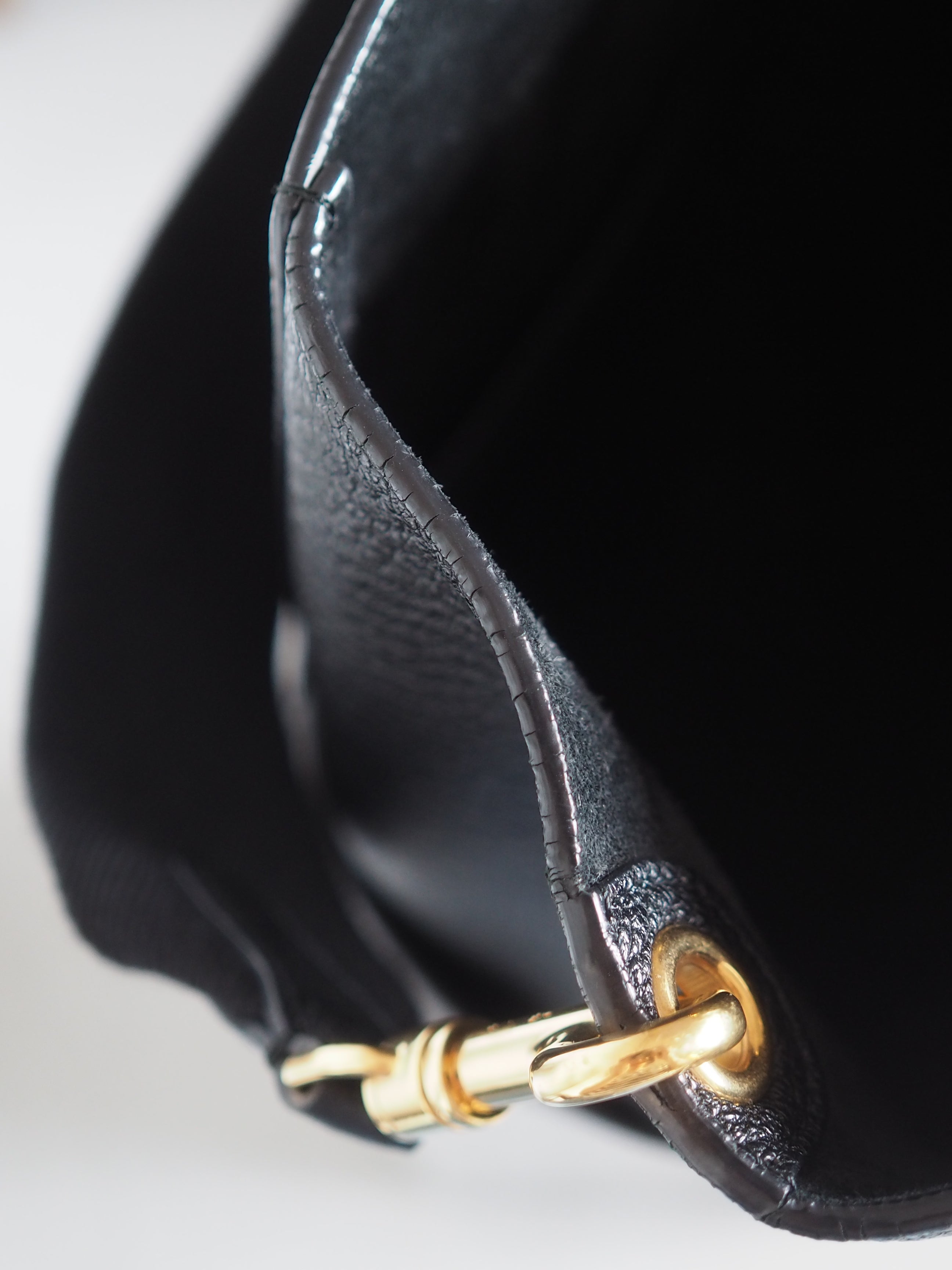 CÉLINE Sangle Medium Shoulder bag