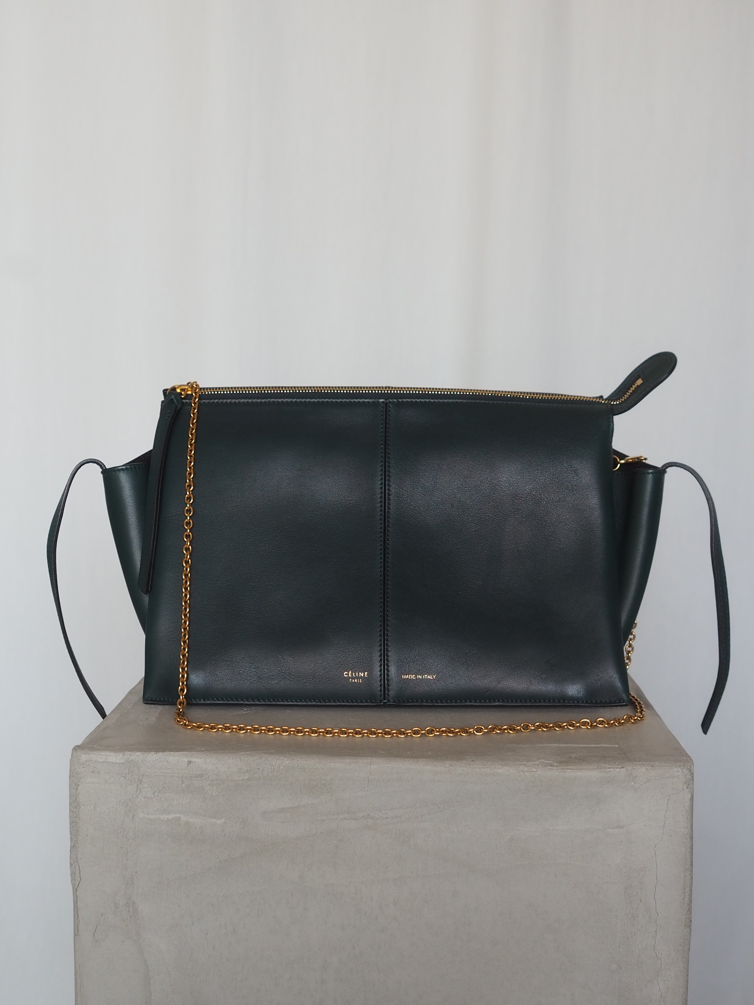 CÉLINE Tri-Fold Chain Shoulder Bag