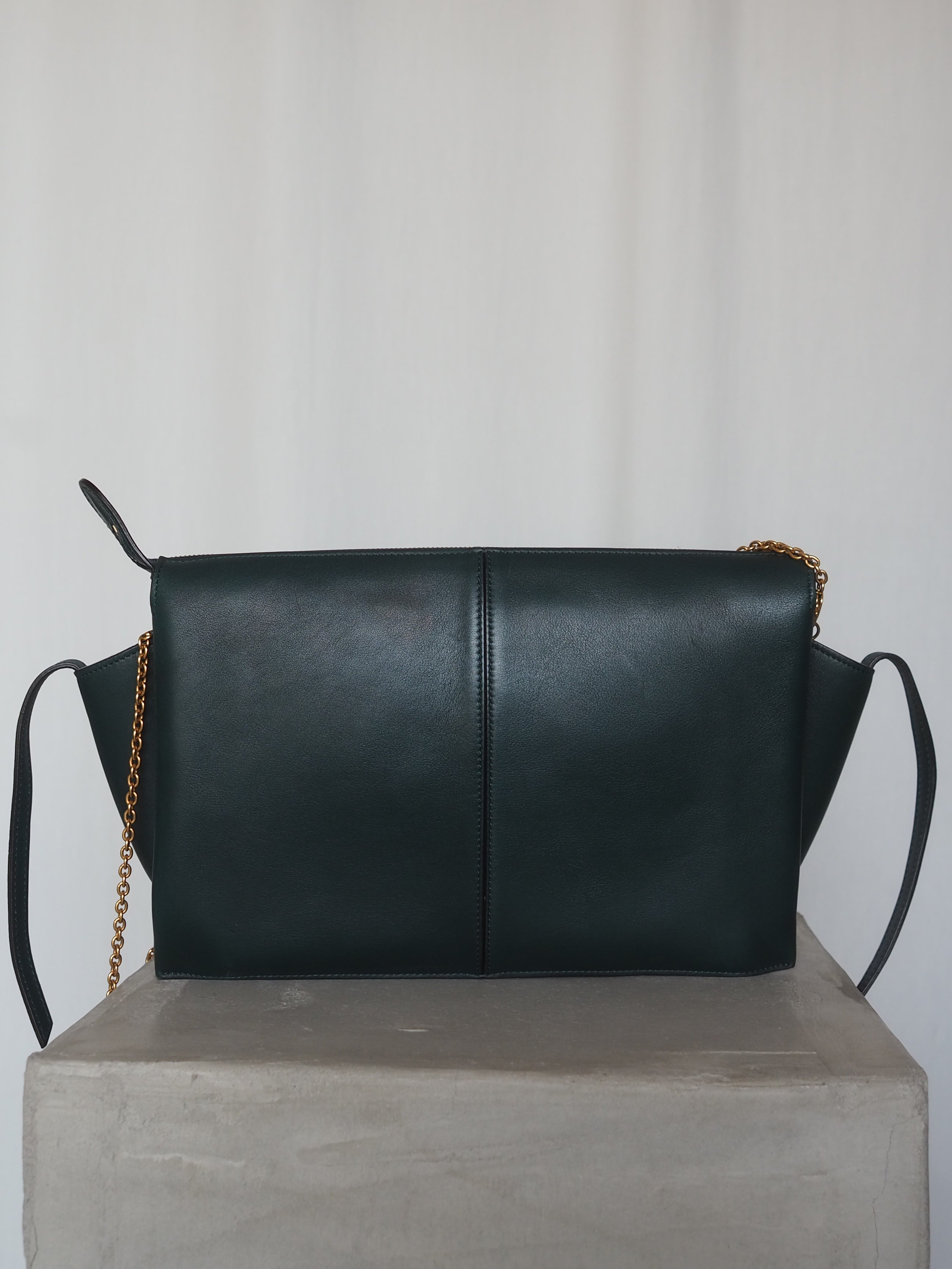 CÉLINE Tri-Fold Chain Shoulder Bag