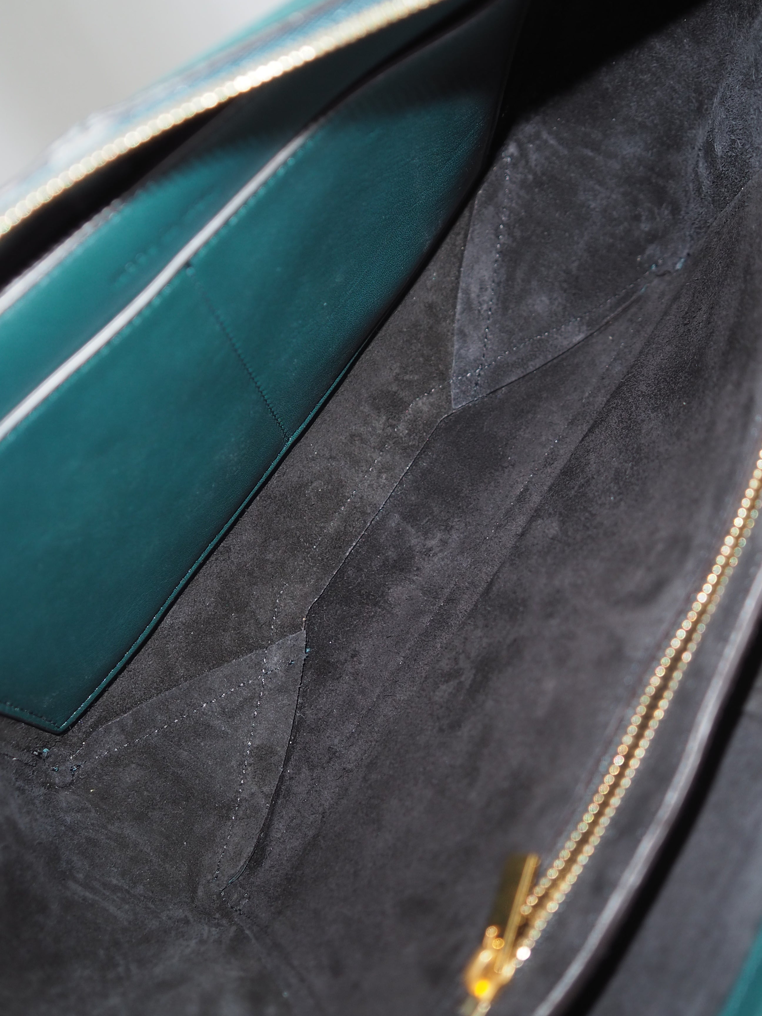 CÉLINE Tri-Fold Chain Shoulder Bag