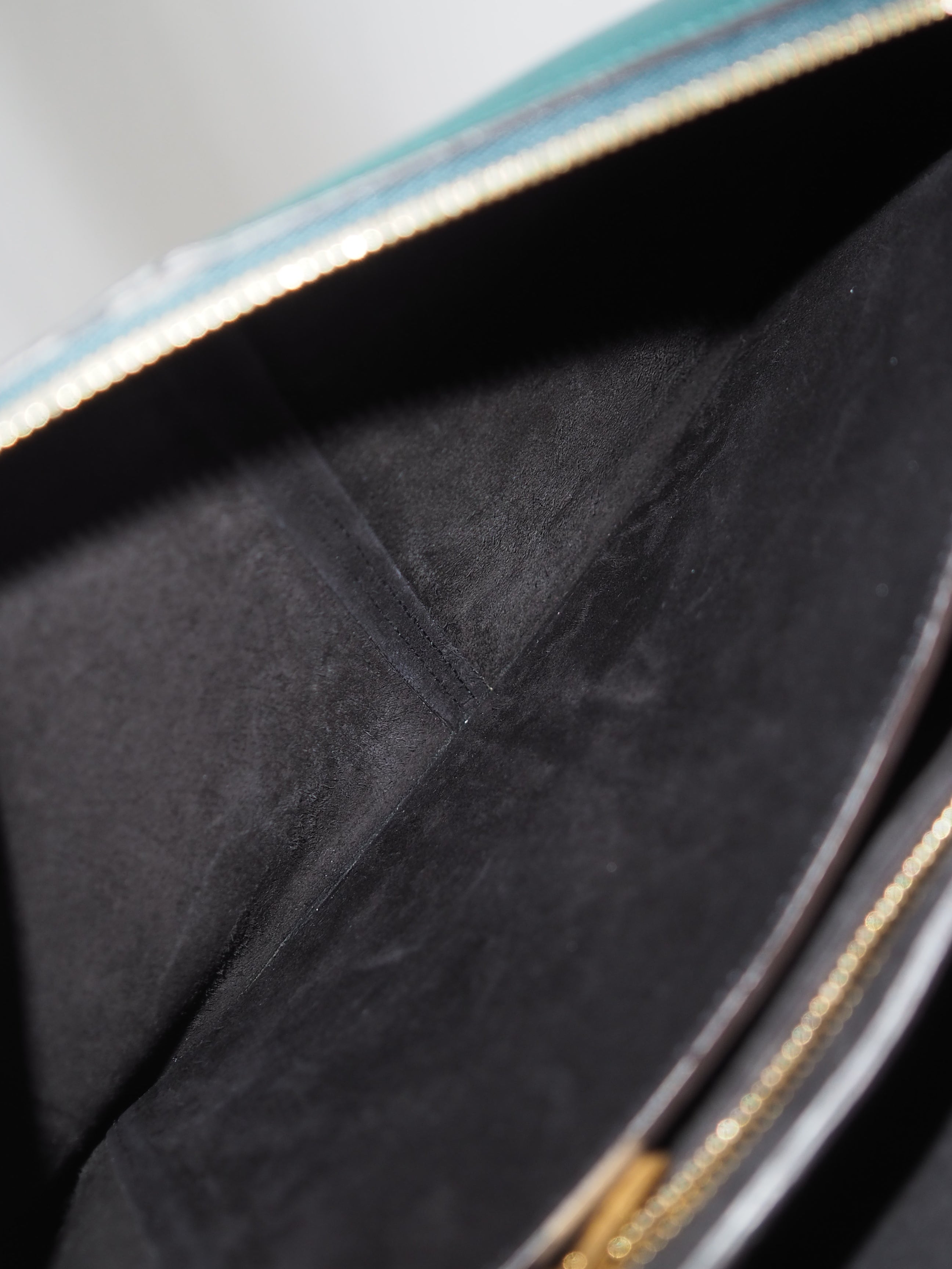 CÉLINE Tri-Fold Chain Shoulder Bag