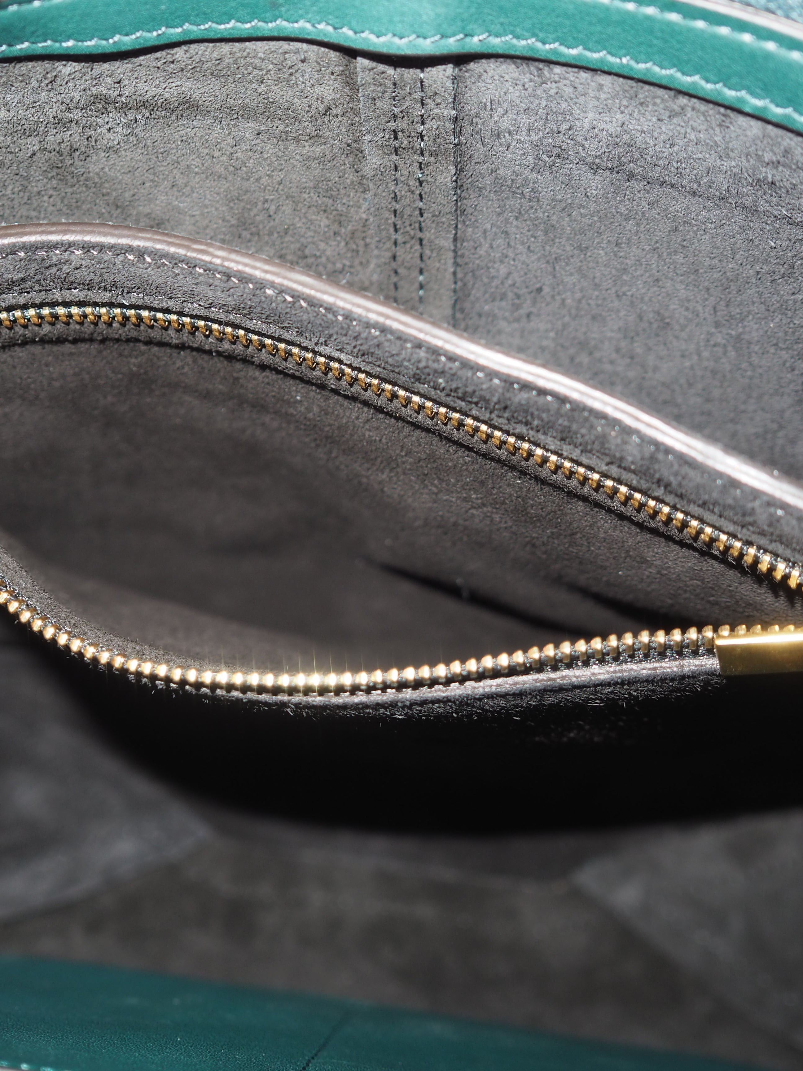 CÉLINE Tri-Fold Chain Shoulder Bag