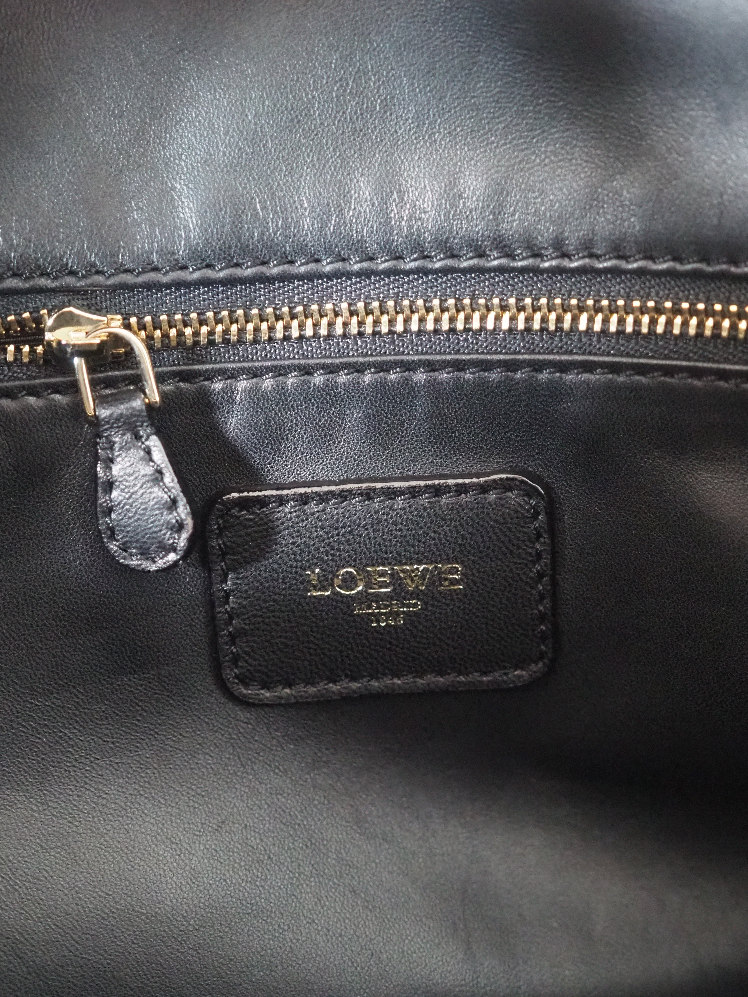 LOEWE Amazona 36 Hand Bag