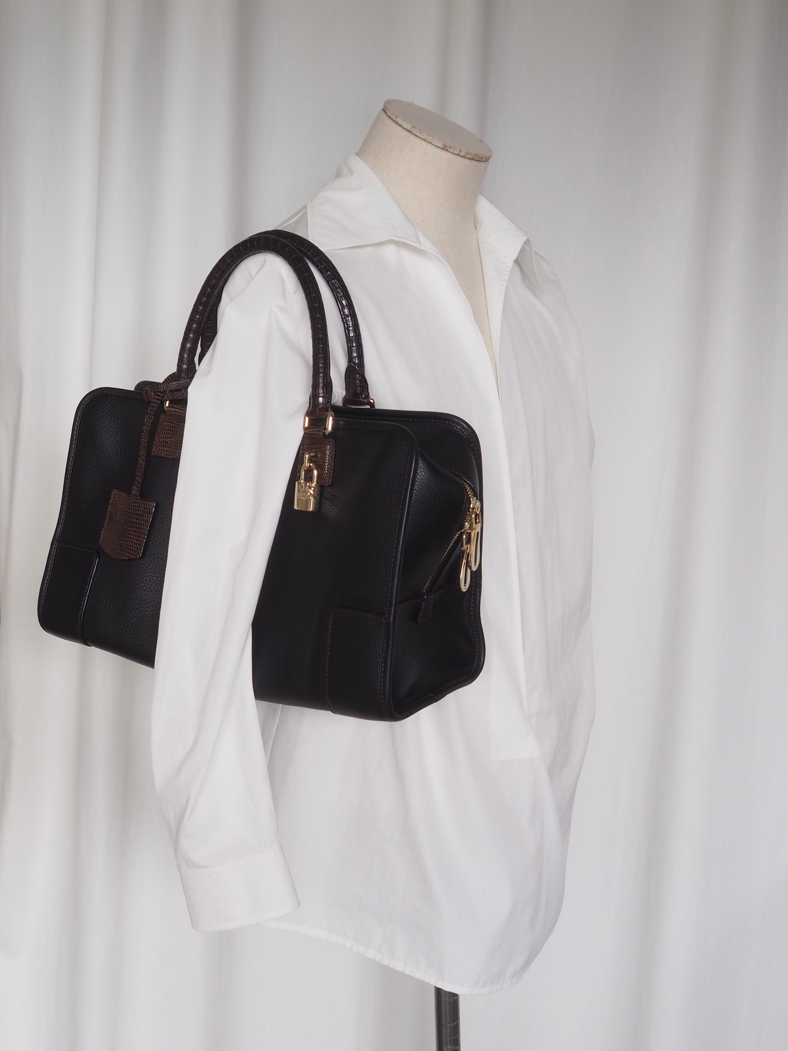 LOEWE Amazona 36 Hand Bag
