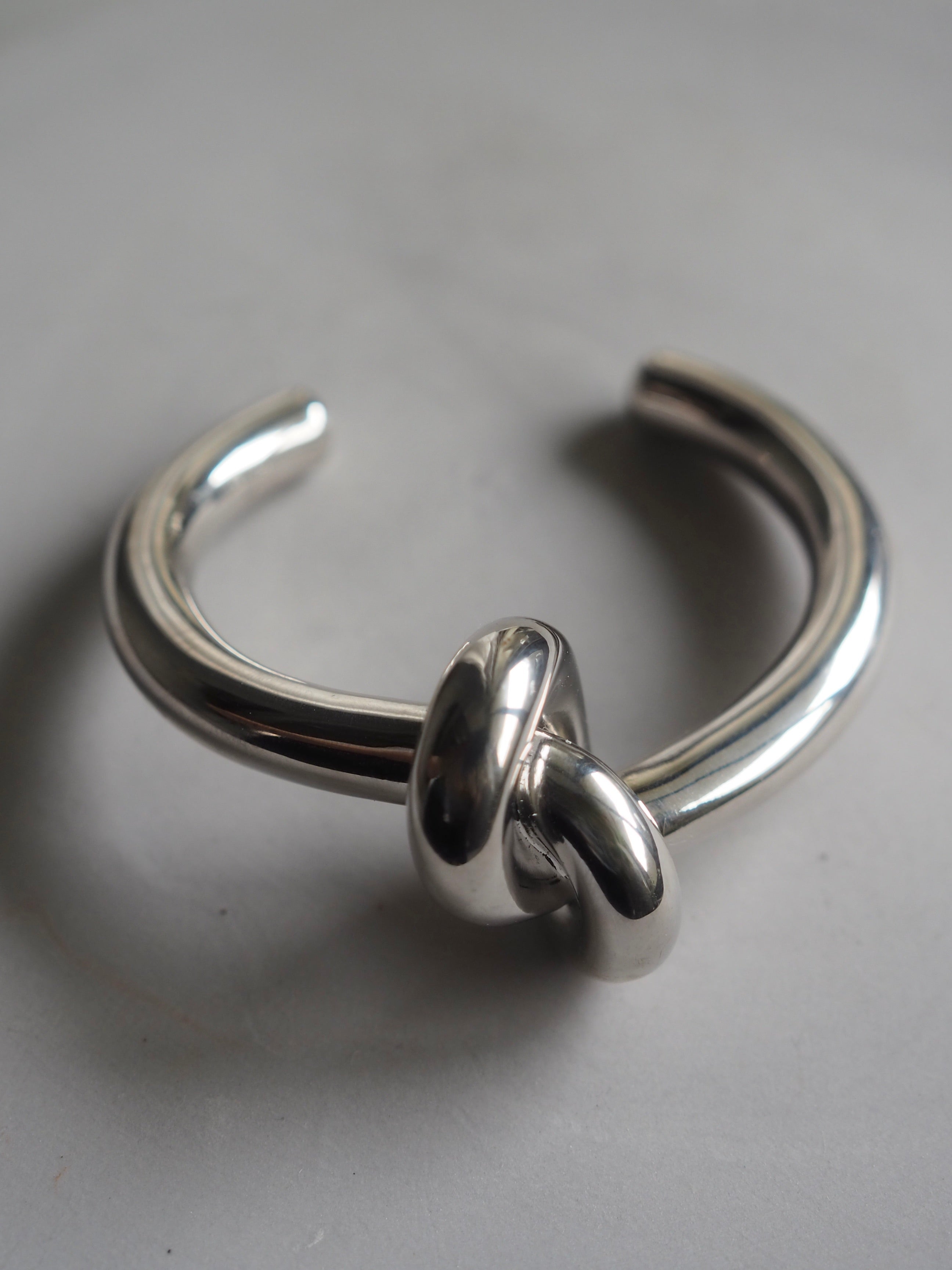 CÉLINE Knot Bangle Large