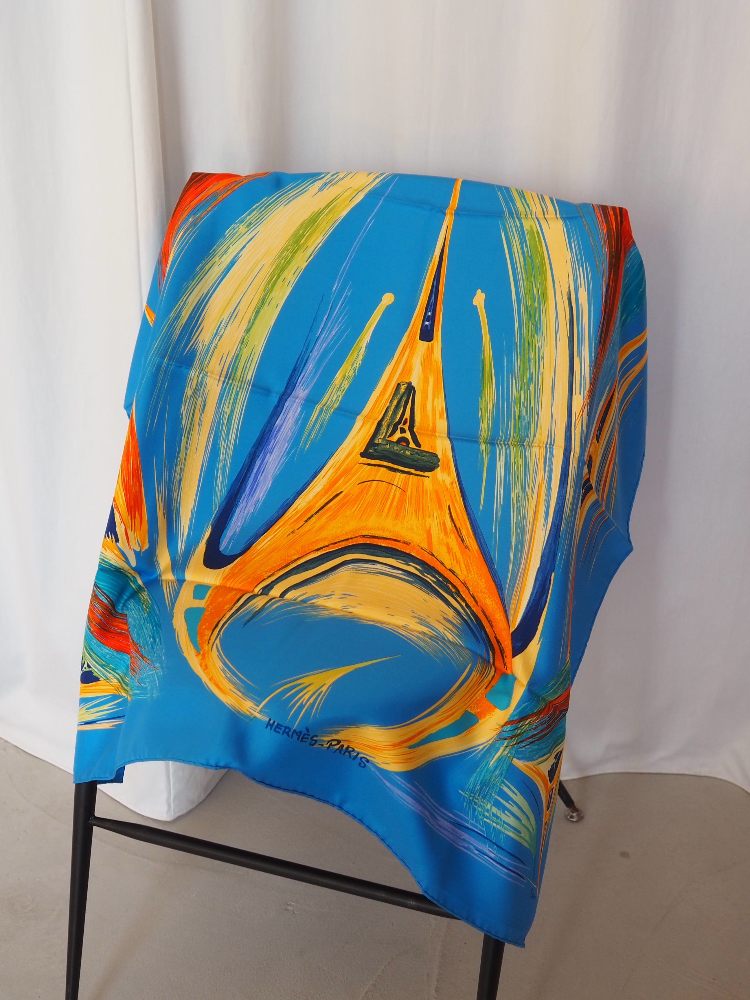 HERMES Scarf Care 90 " La Tour Eiffel S'Envole "