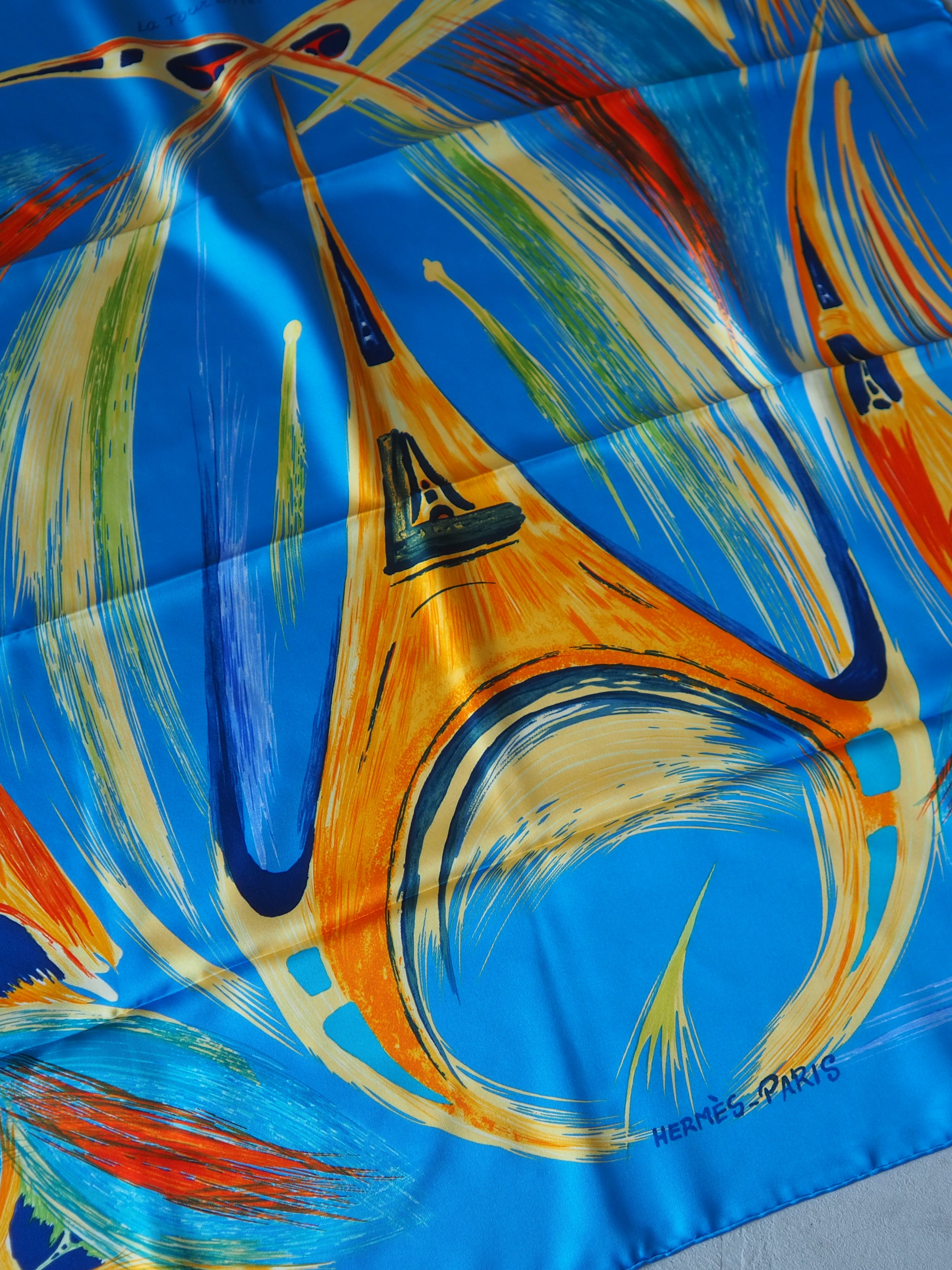 HERMES Scarf Care 90 " La Tour Eiffel S'Envole "