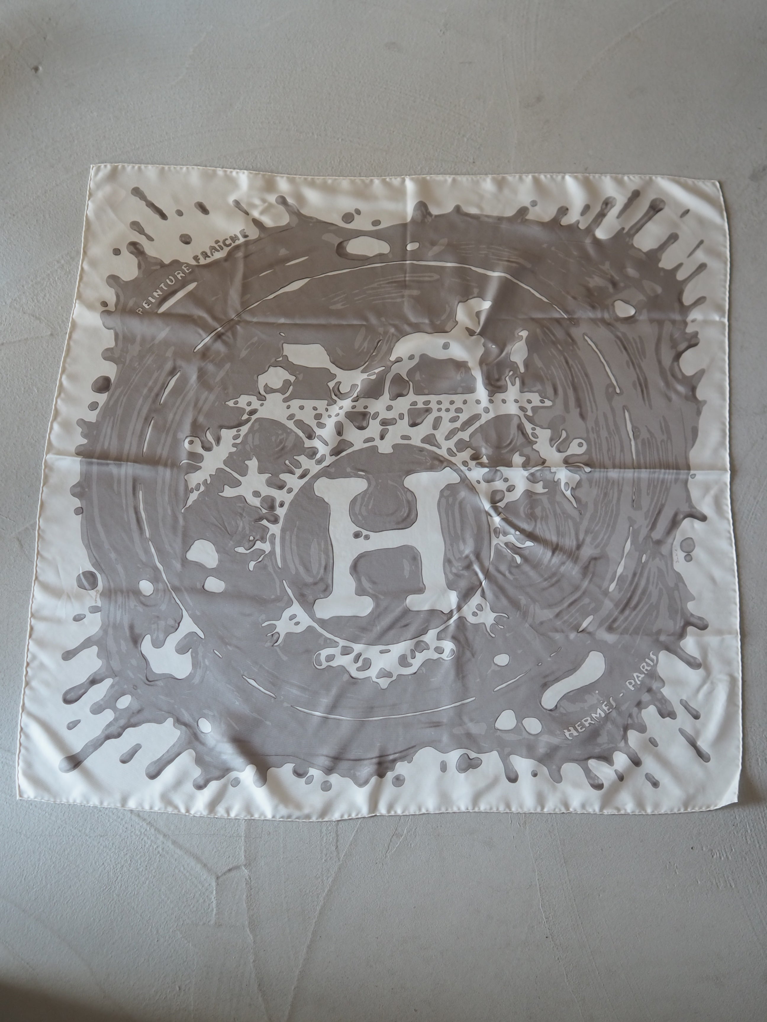 HERMES Scarf Care 90 " Peinture Fraiche "