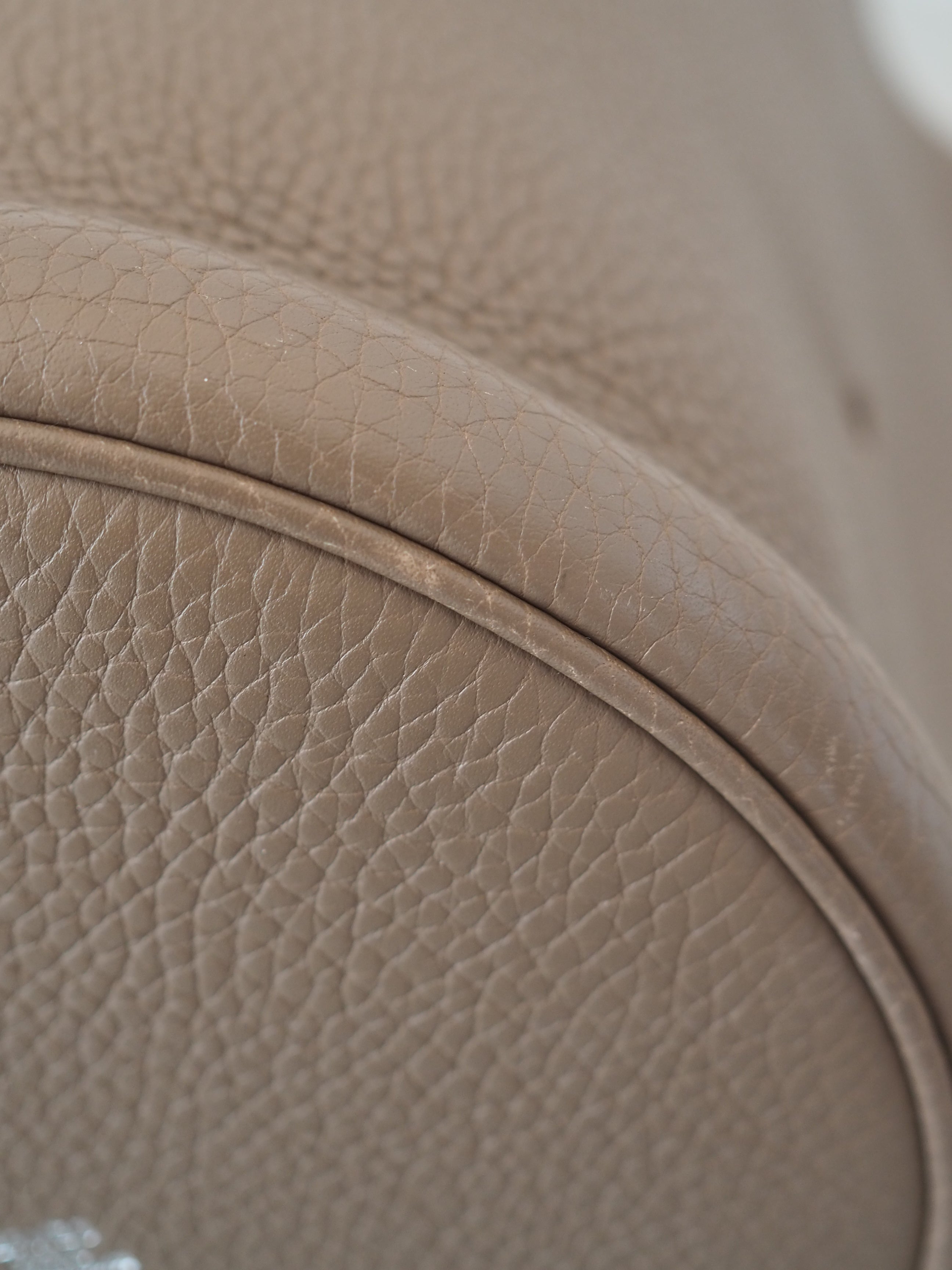 HERMÈS Mangeoire GM Shoulder Bag