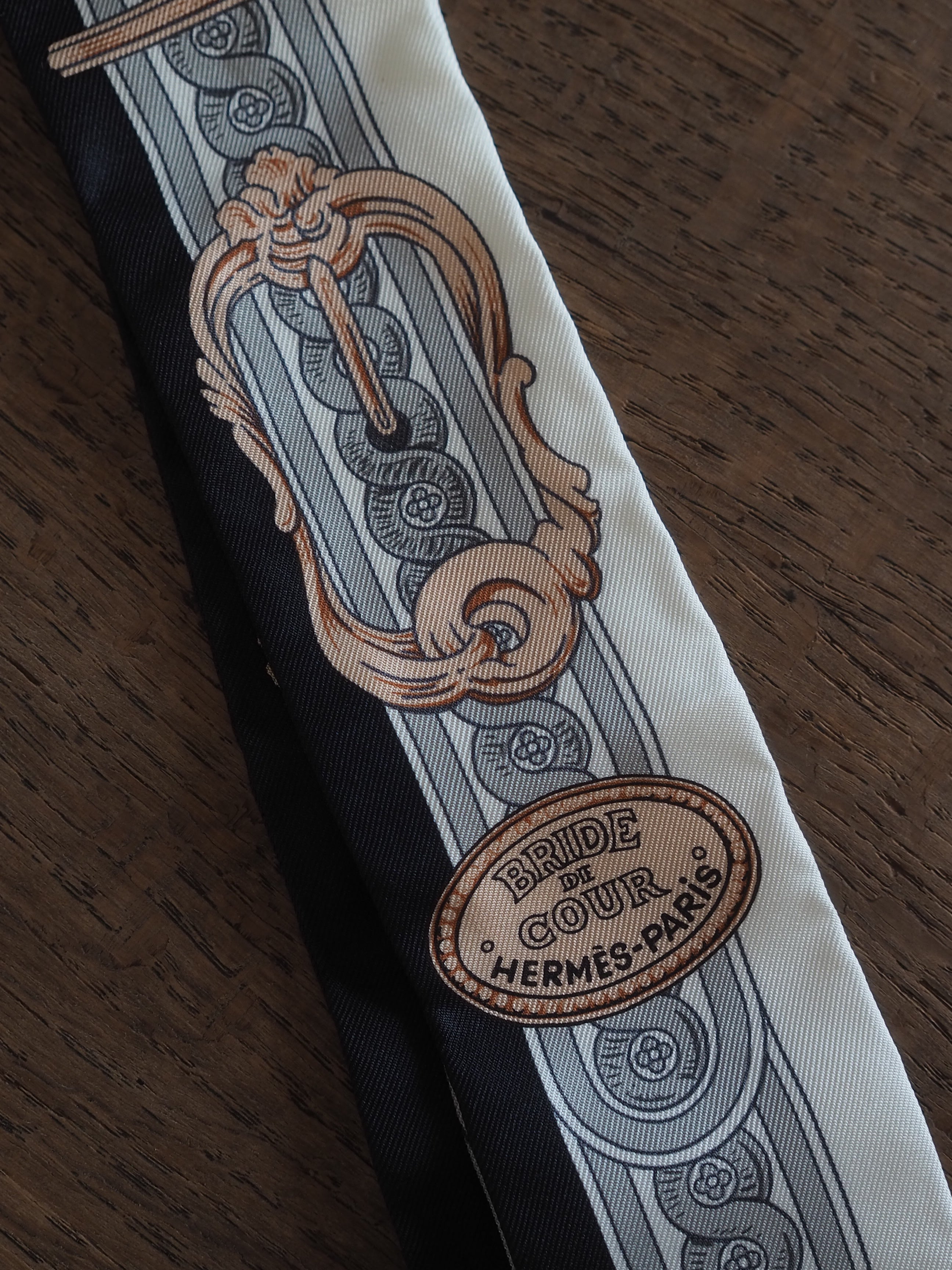 HERMÈS “Bride de Cour” Twilly Scarf